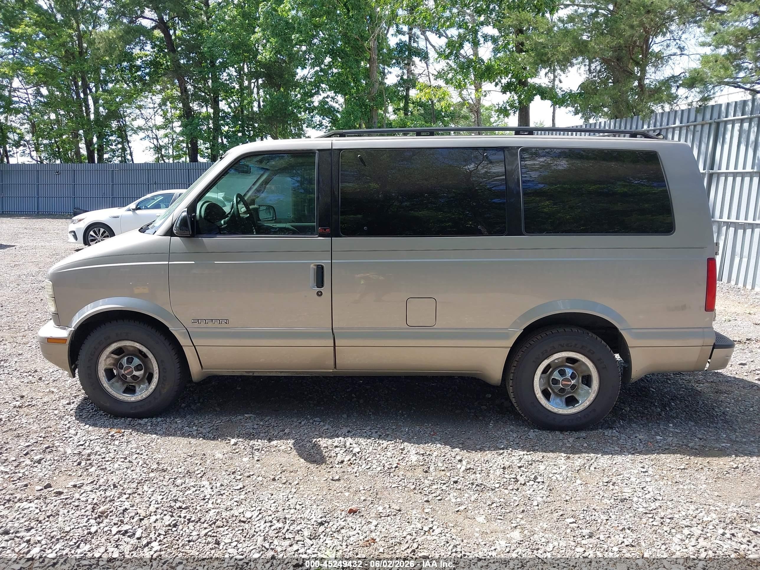 2001 Gmc Safari Sle Silver vin: 1GKDM19W81B519908
