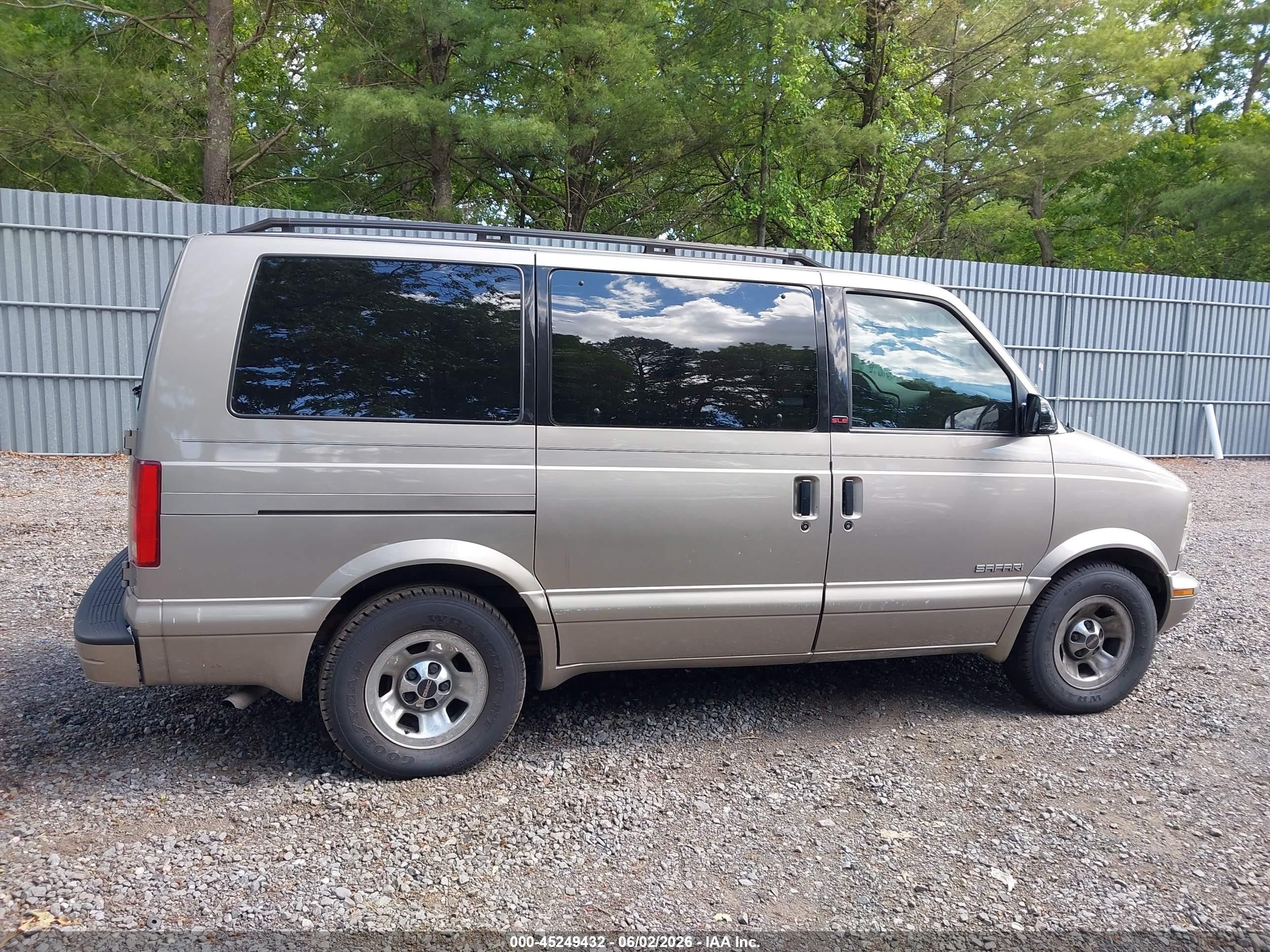 2001 Gmc Safari Sle Silver vin: 1GKDM19W81B519908