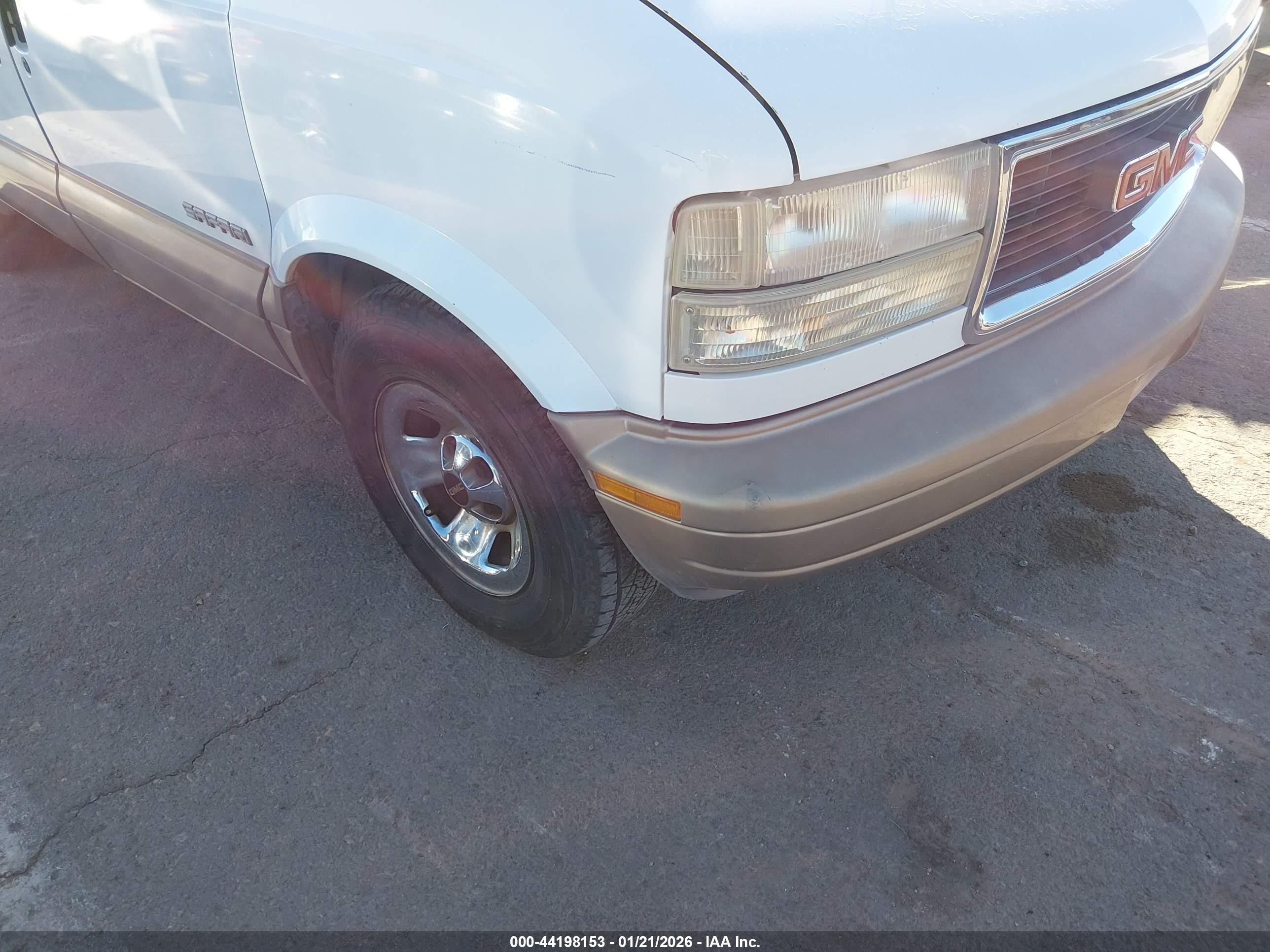 1998 Gmc Safari Sle White vin: 1GKDM19W9WB504213