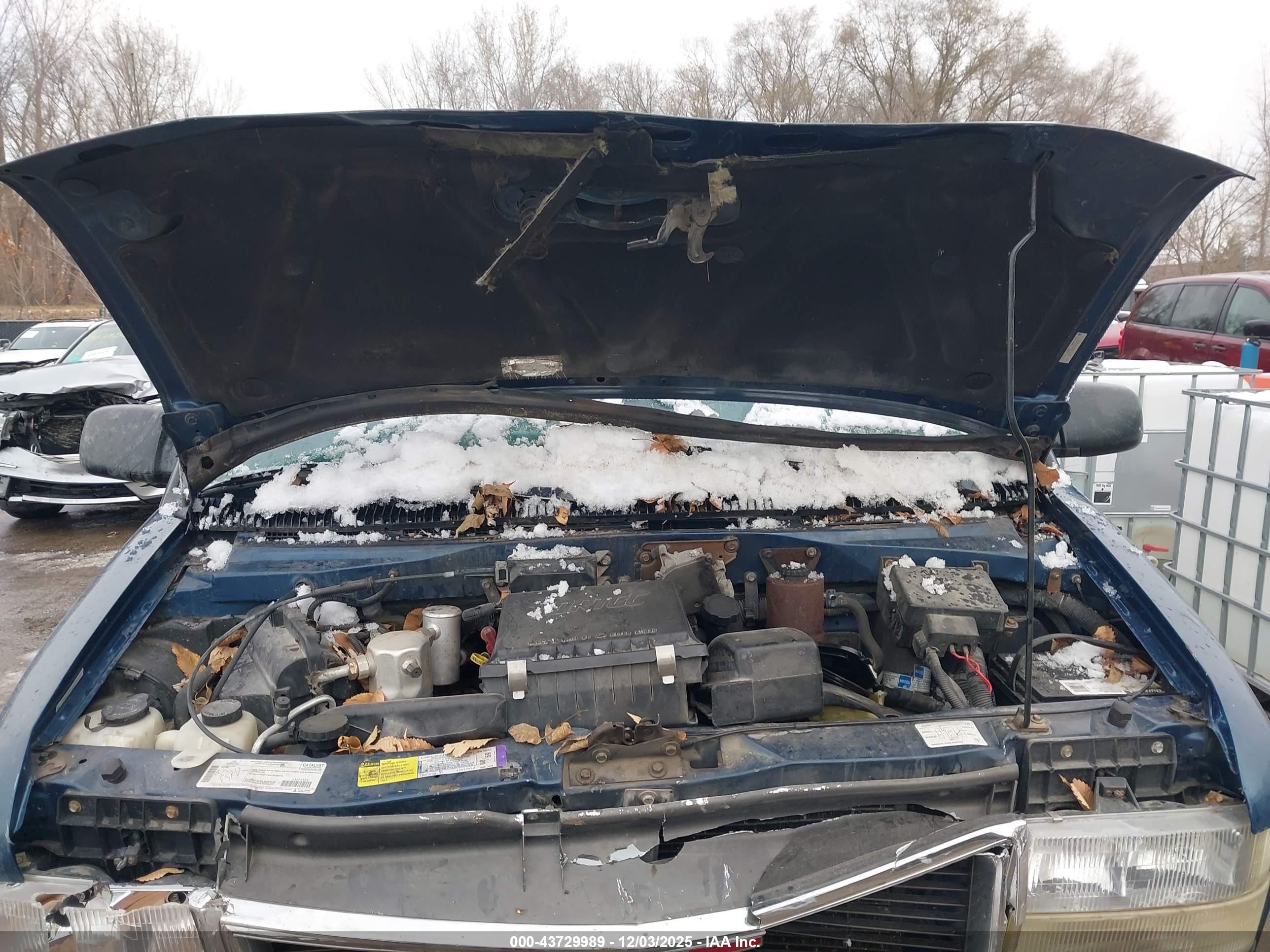 1998 Gmc Safari Sle Blue vin: 1GKDM19W9WB537468