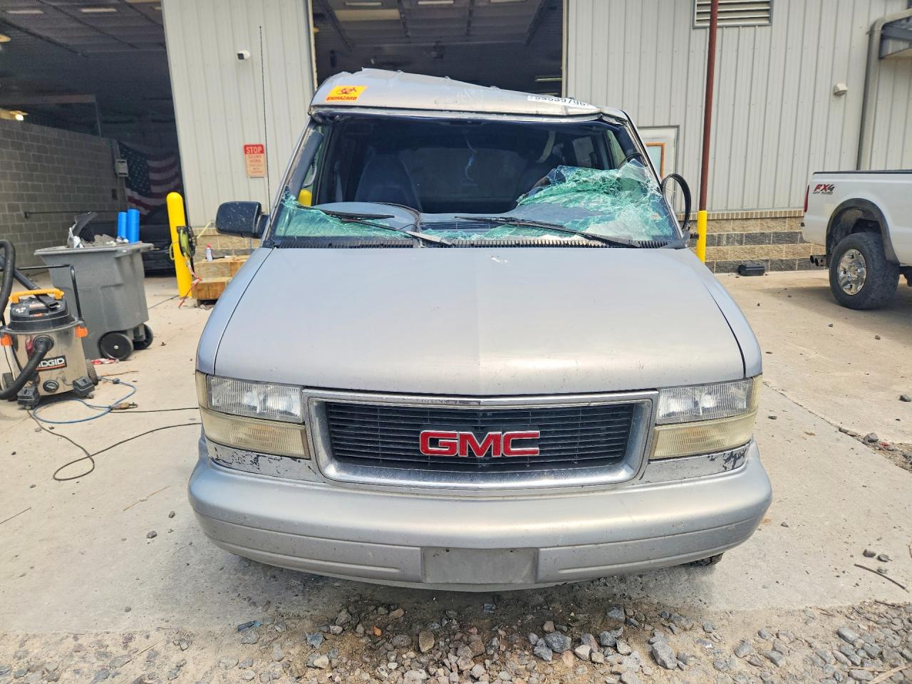 2000 Gmc Safari Xt Silver vin: 1GKDM19W9YB514680