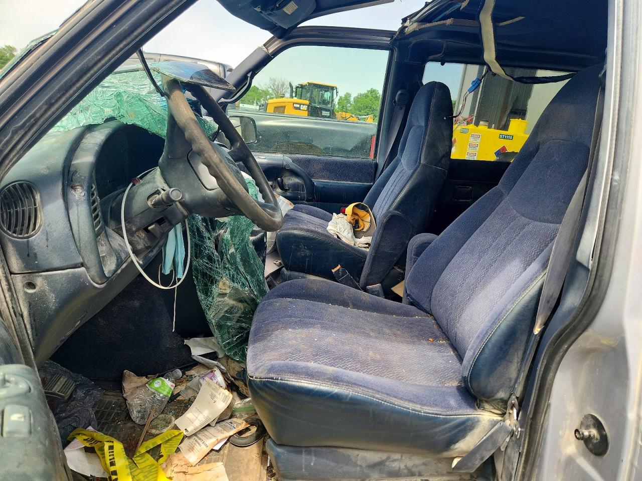 2000 Gmc Safari Xt Silver vin: 1GKDM19W9YB514680