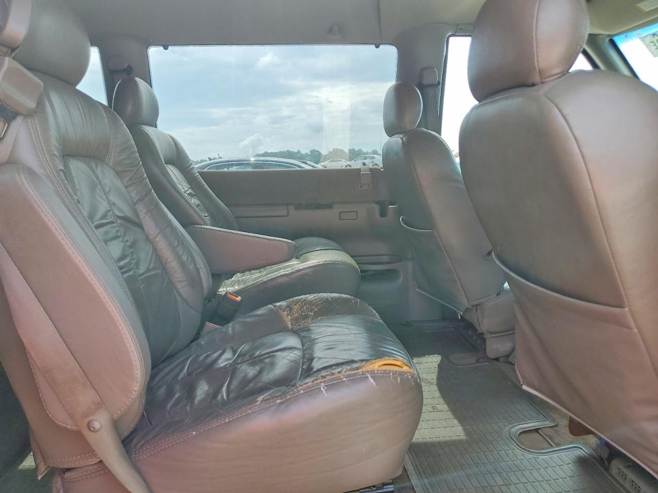 2000 Gmc Safari Xt Tan vin: 1GKDM19W9YB538784