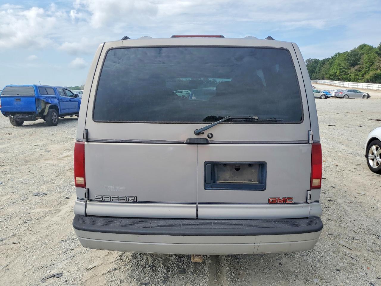 2000 Gmc Safari Xt Tan vin: 1GKDM19W9YB538784