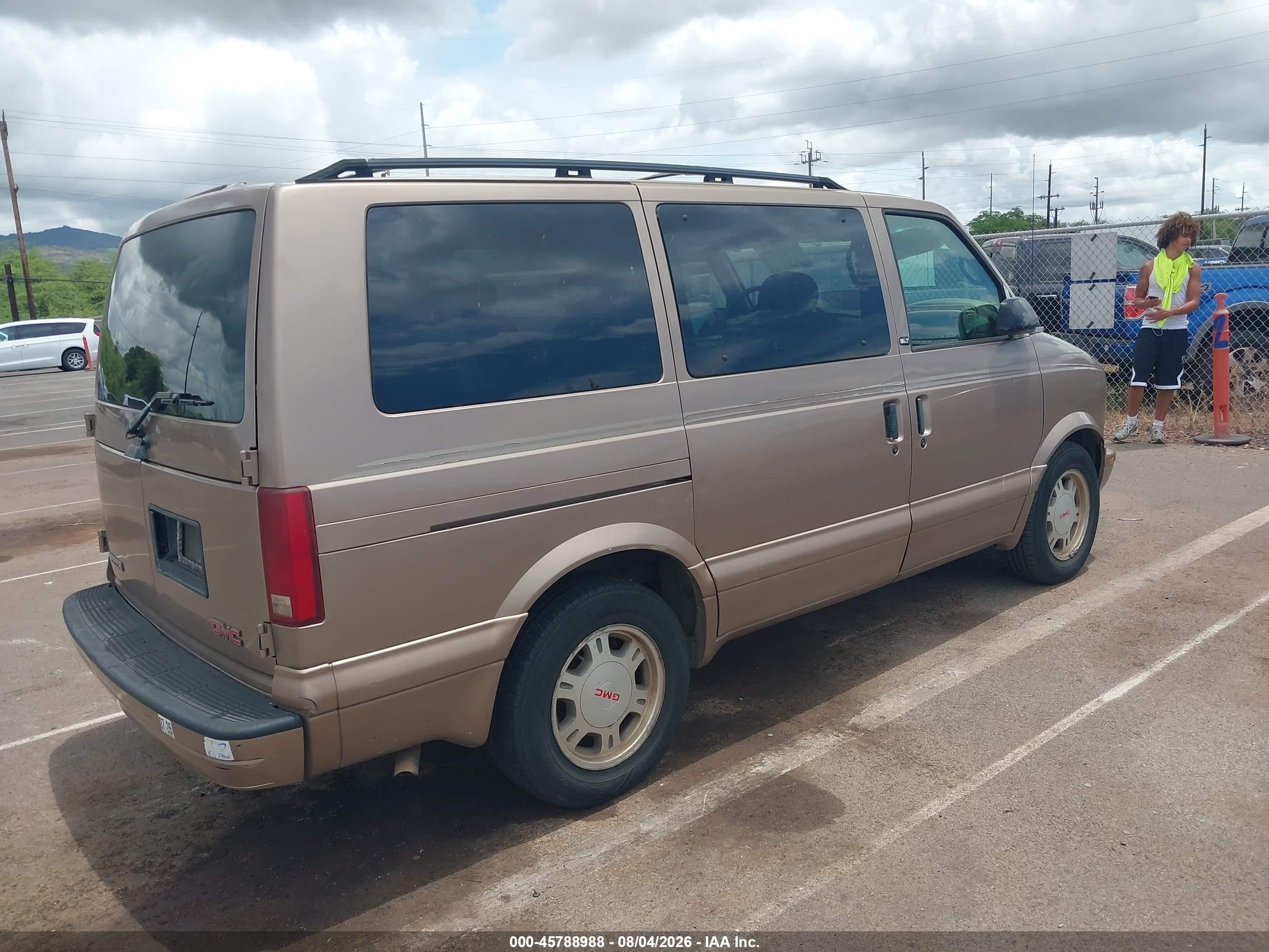 2003 Gmc Safari Passenger   Brown vin: 1GKDM19X13B502394
