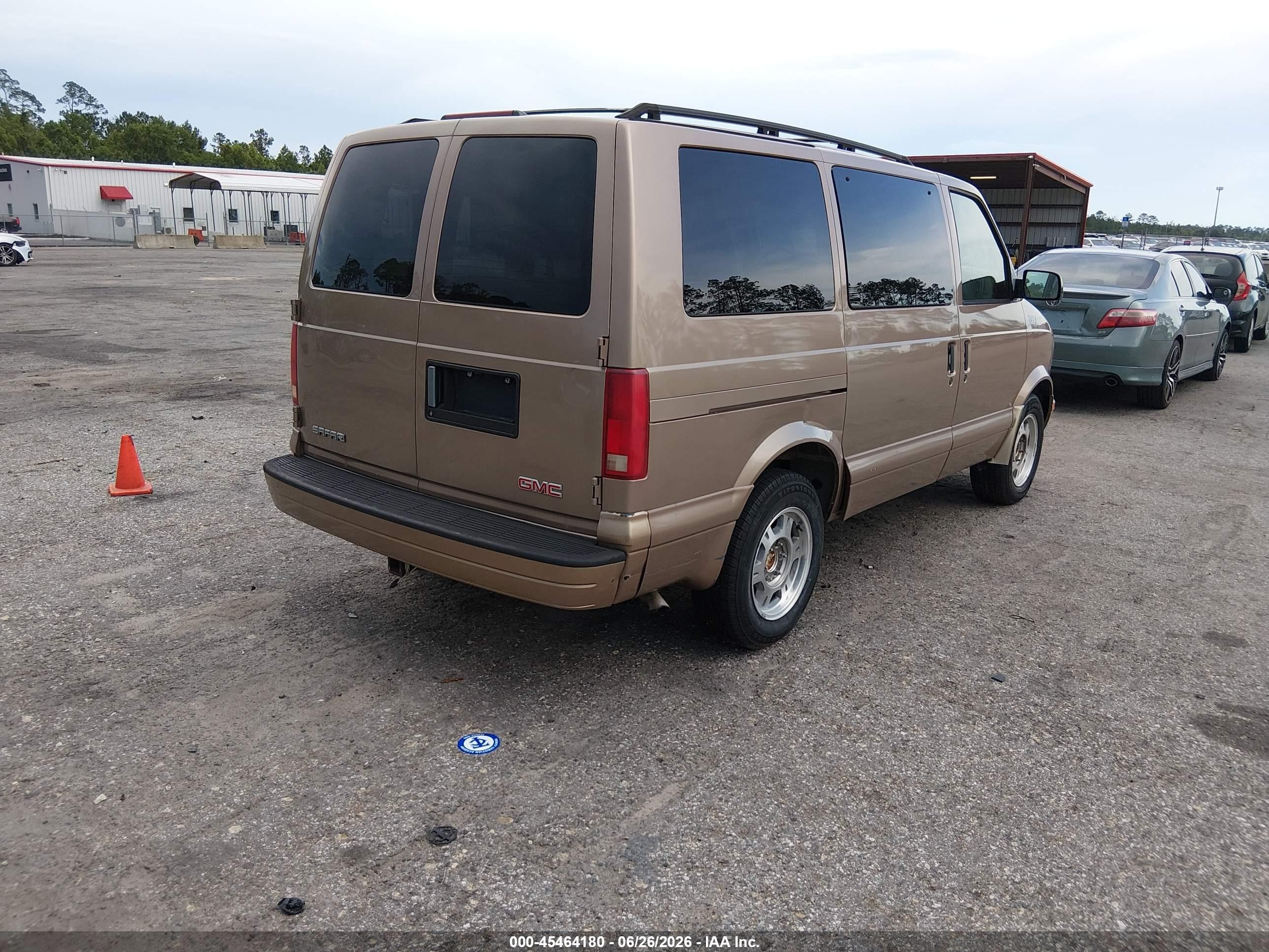 2004 Gmc Safari   Beige vin: 1GKDM19X24B500316