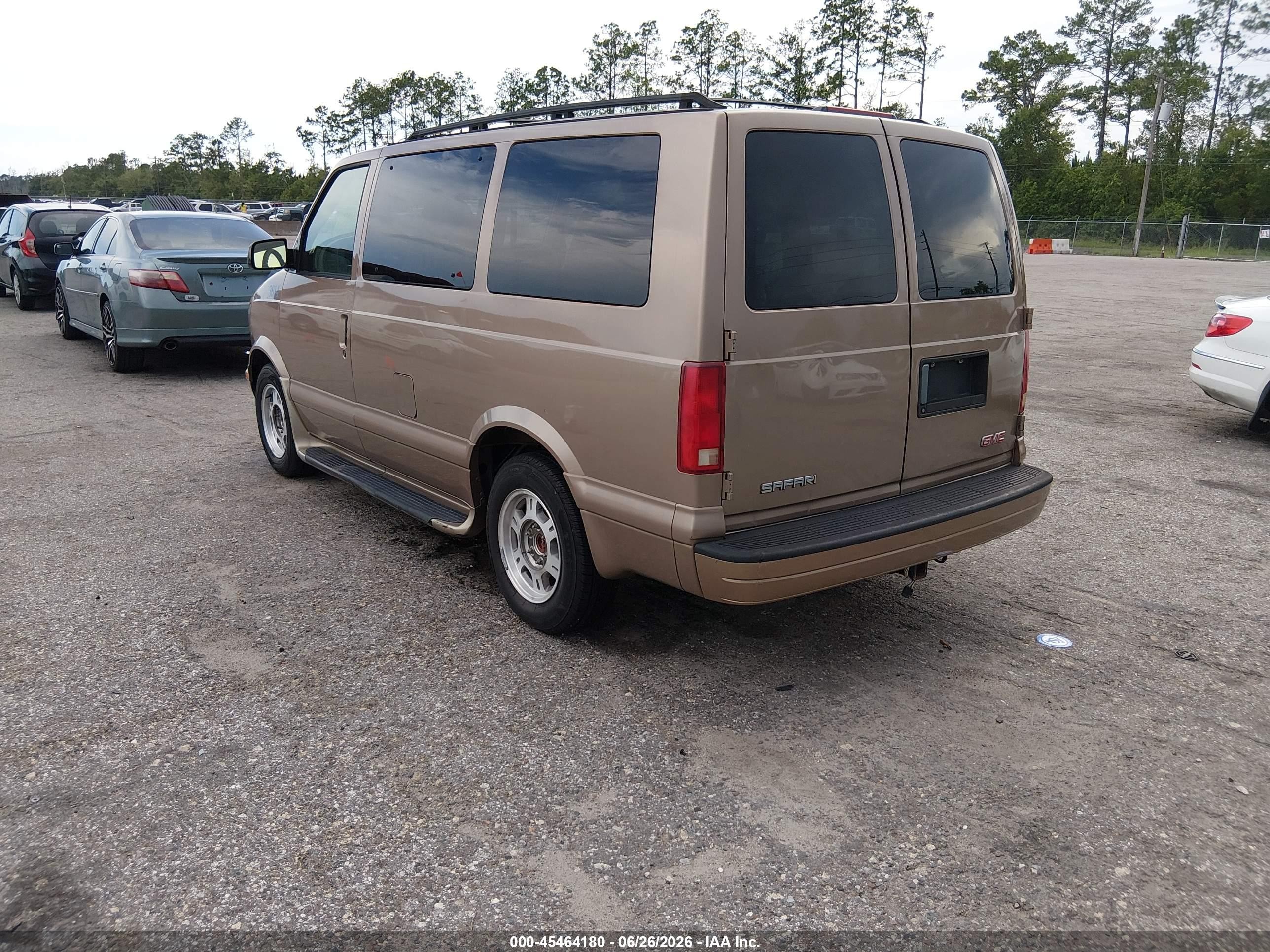 2004 Gmc Safari   Beige vin: 1GKDM19X24B500316