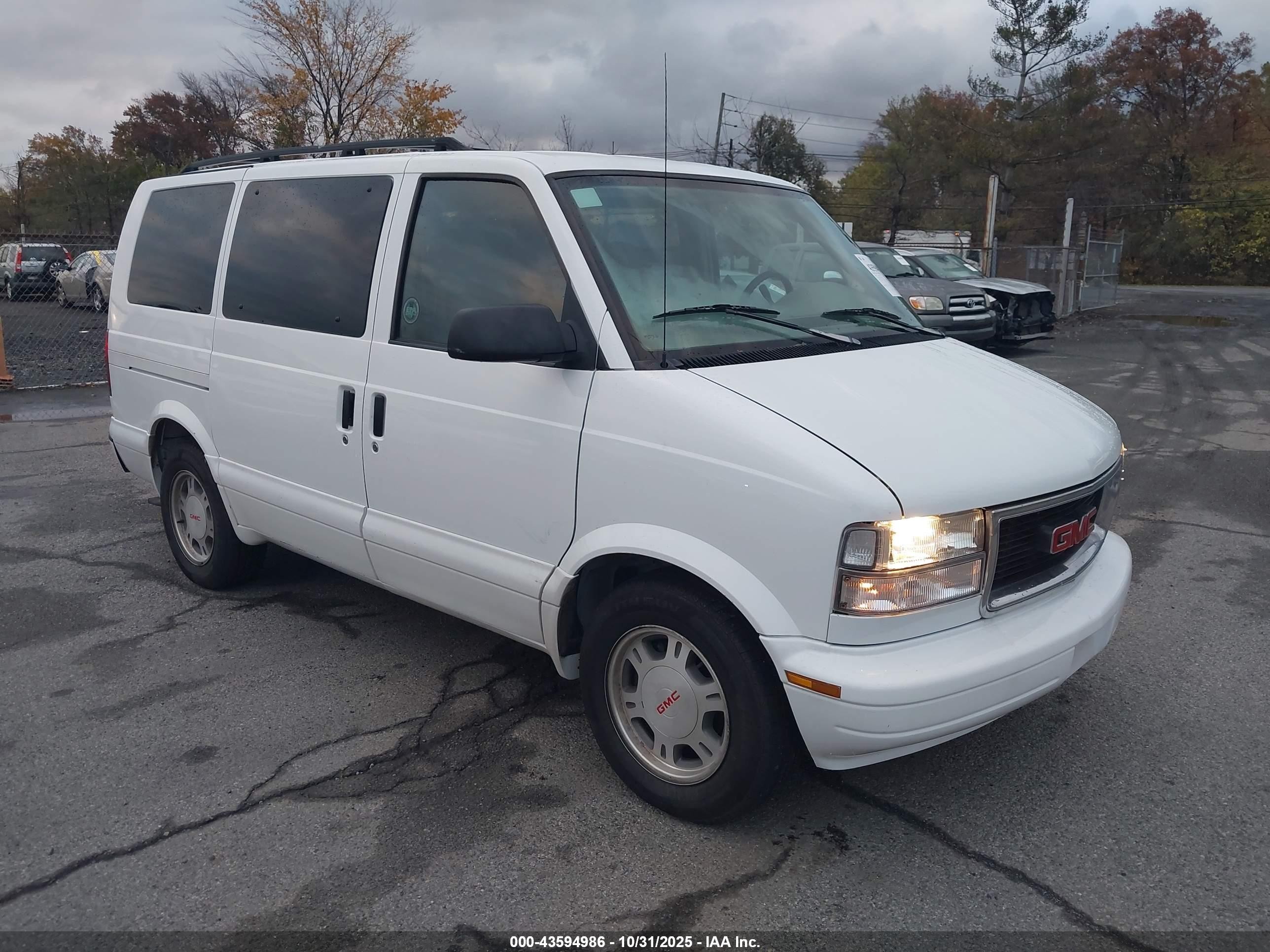 2005 Gmc Safari   White vin: 1GKDM19X25B504173