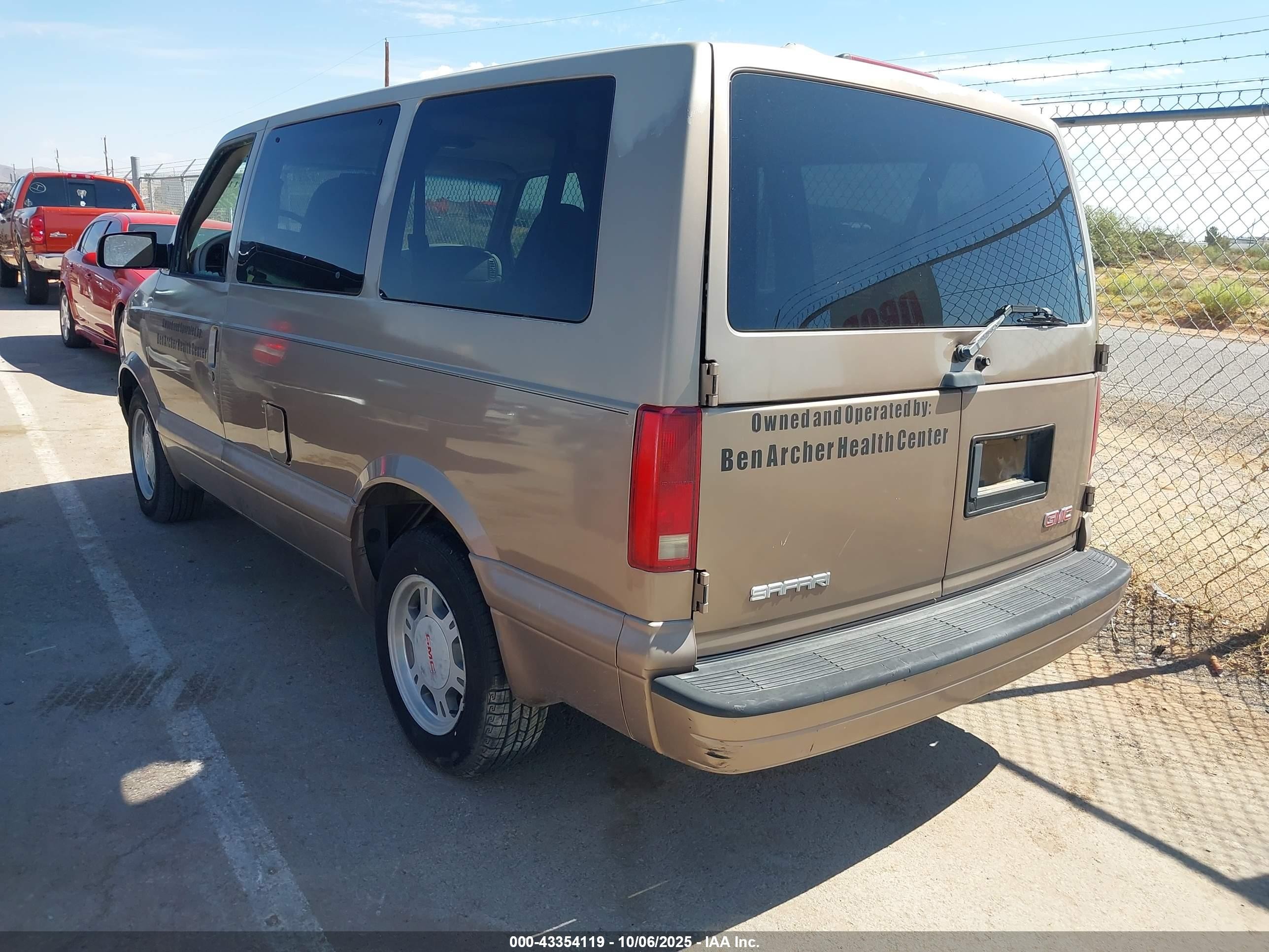 2004 Gmc Safari   Beige vin: 1GKDM19X54B502688