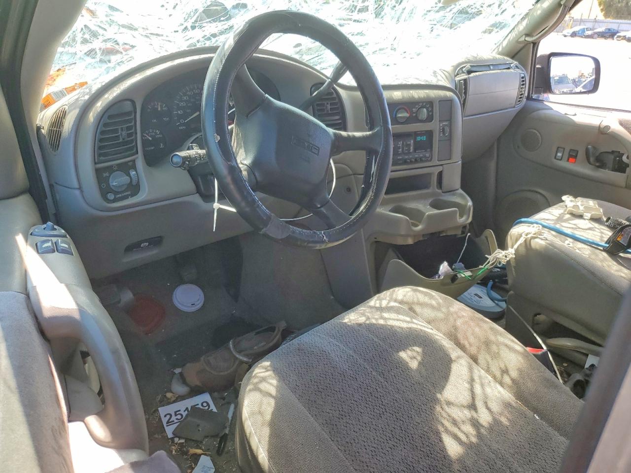 2005 Gmc Safari Xt Beige vin: 1GKDM19X75B500104