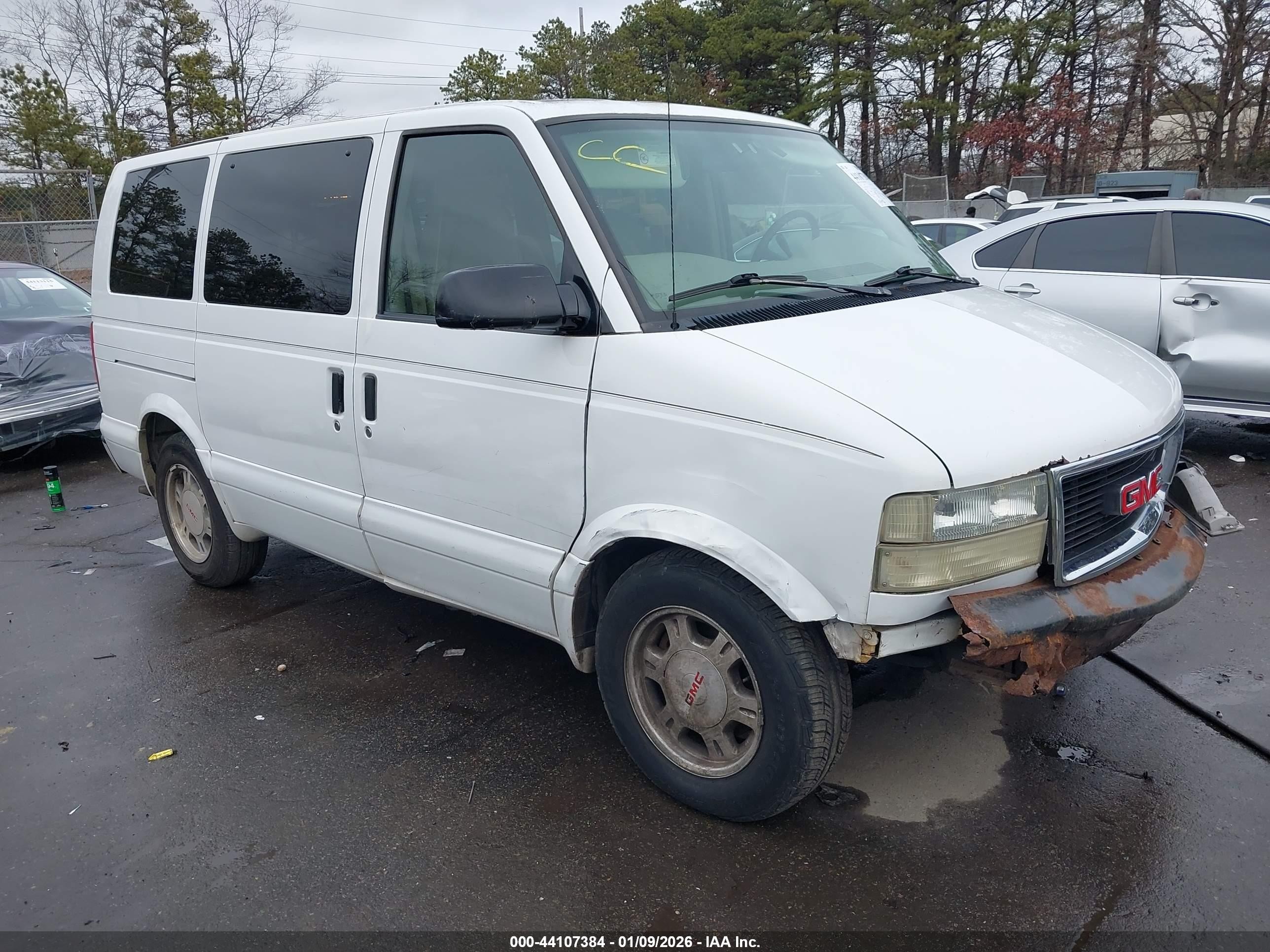 2005 Gmc Safari   White vin: 1GKDM19X75B503889