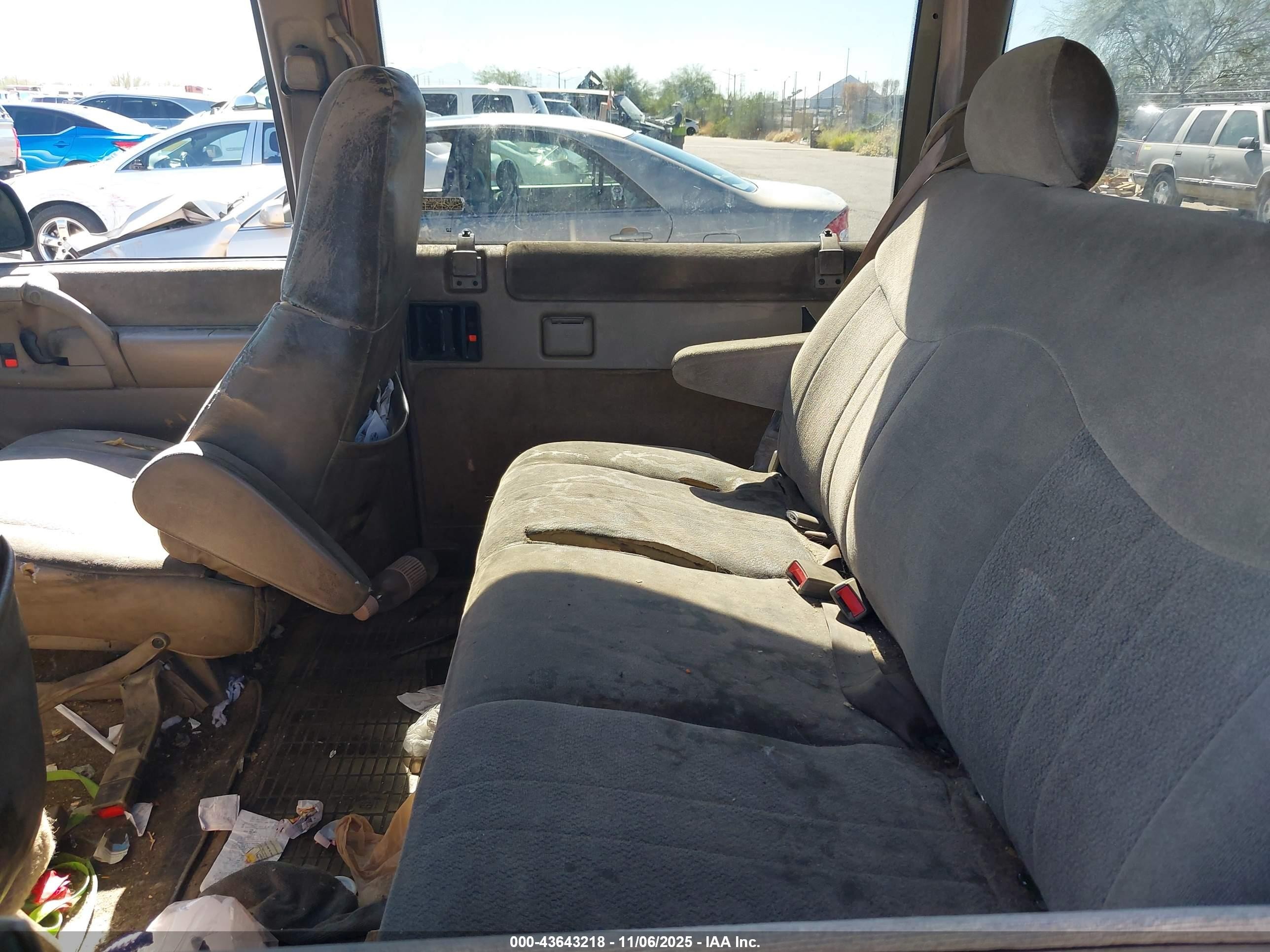 2004 Gmc Safari   Коричневый vin: 1GKDM19X84B502765
