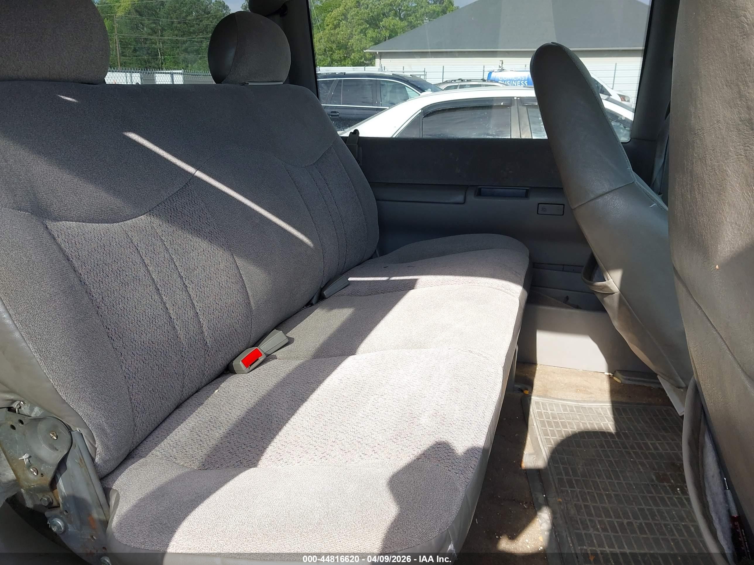 2005 Gmc Safari   Gray vin: 1GKDM19X95B503621