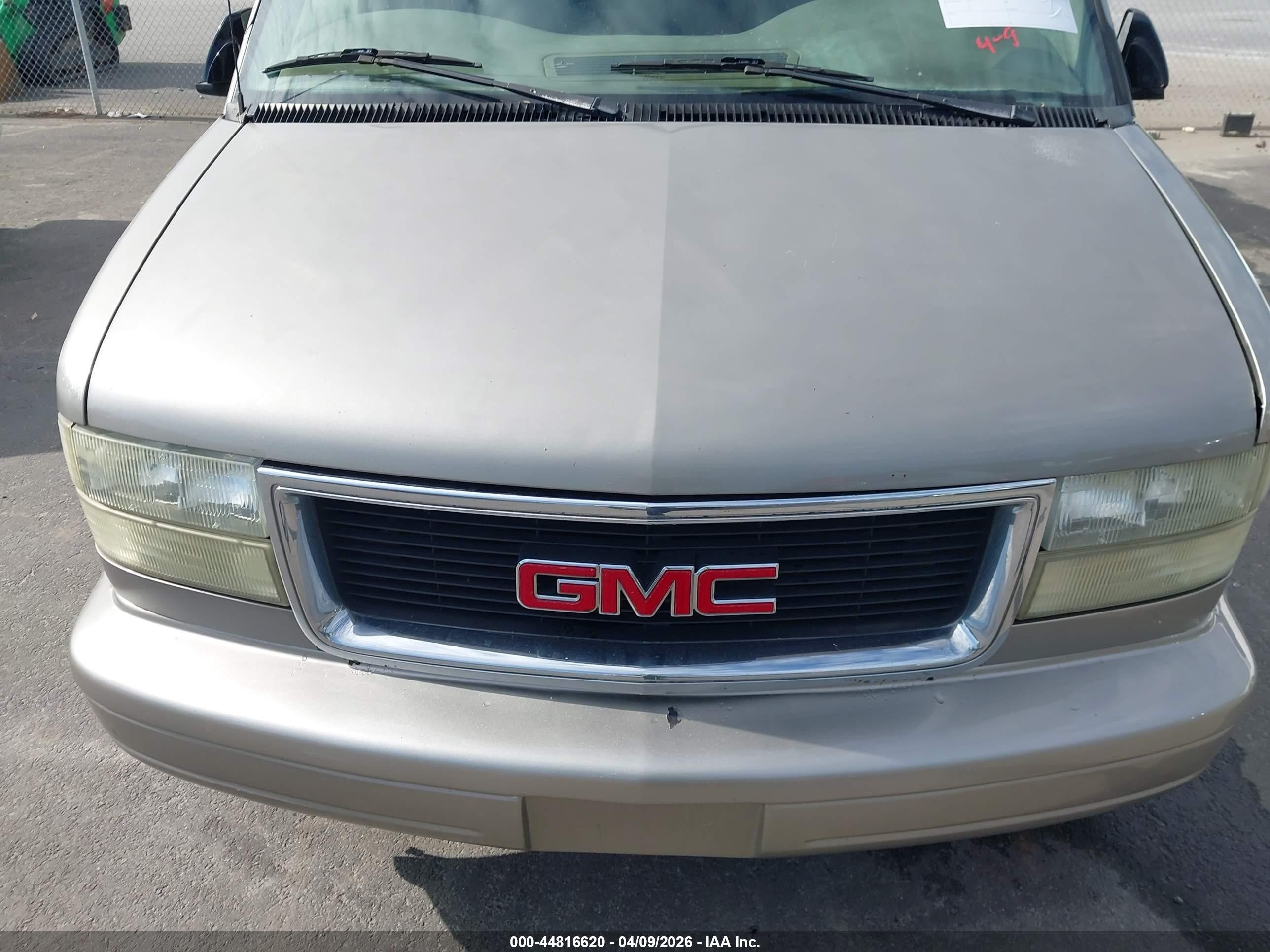 2005 Gmc Safari   Gray vin: 1GKDM19X95B503621
