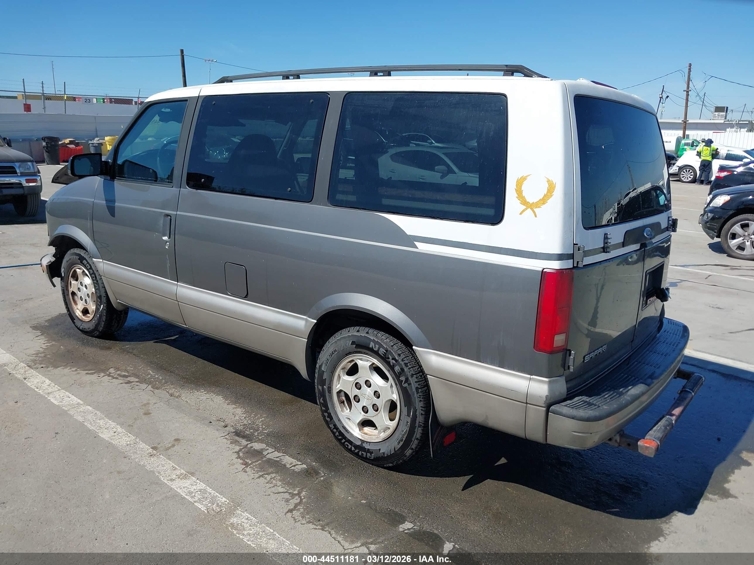 2005 Gmc Safari   Gray vin: 1GKDM19X95B505014