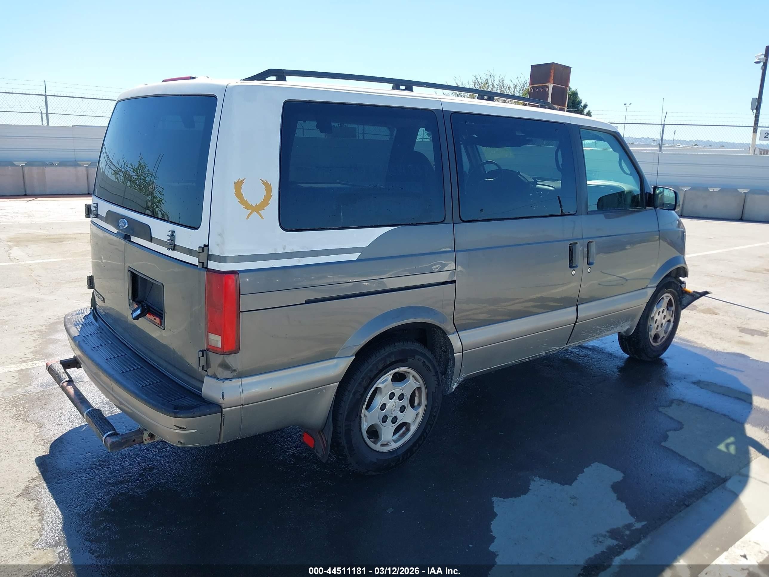2005 Gmc Safari   Gray vin: 1GKDM19X95B505014
