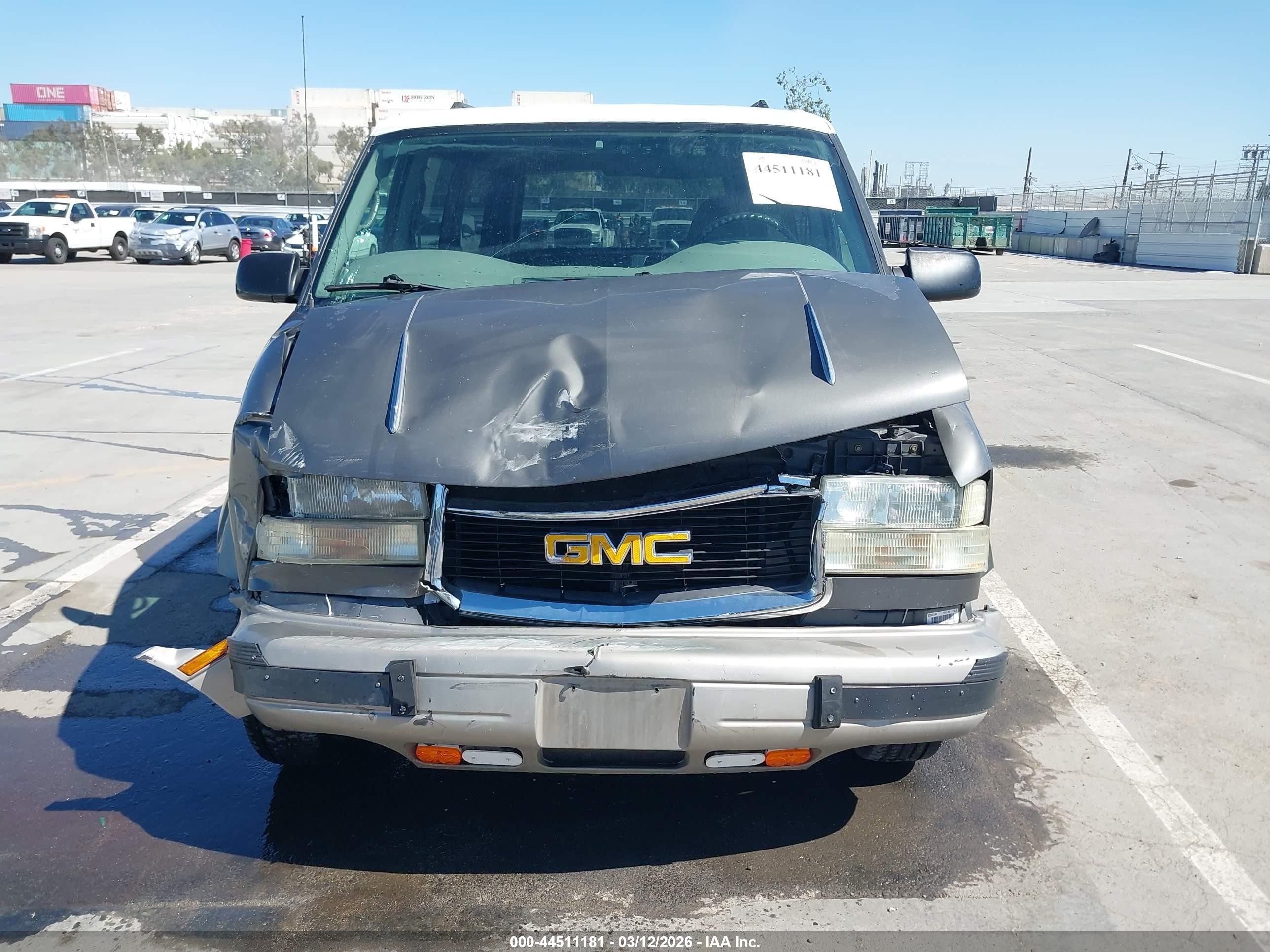 2005 Gmc Safari   Gray vin: 1GKDM19X95B505014
