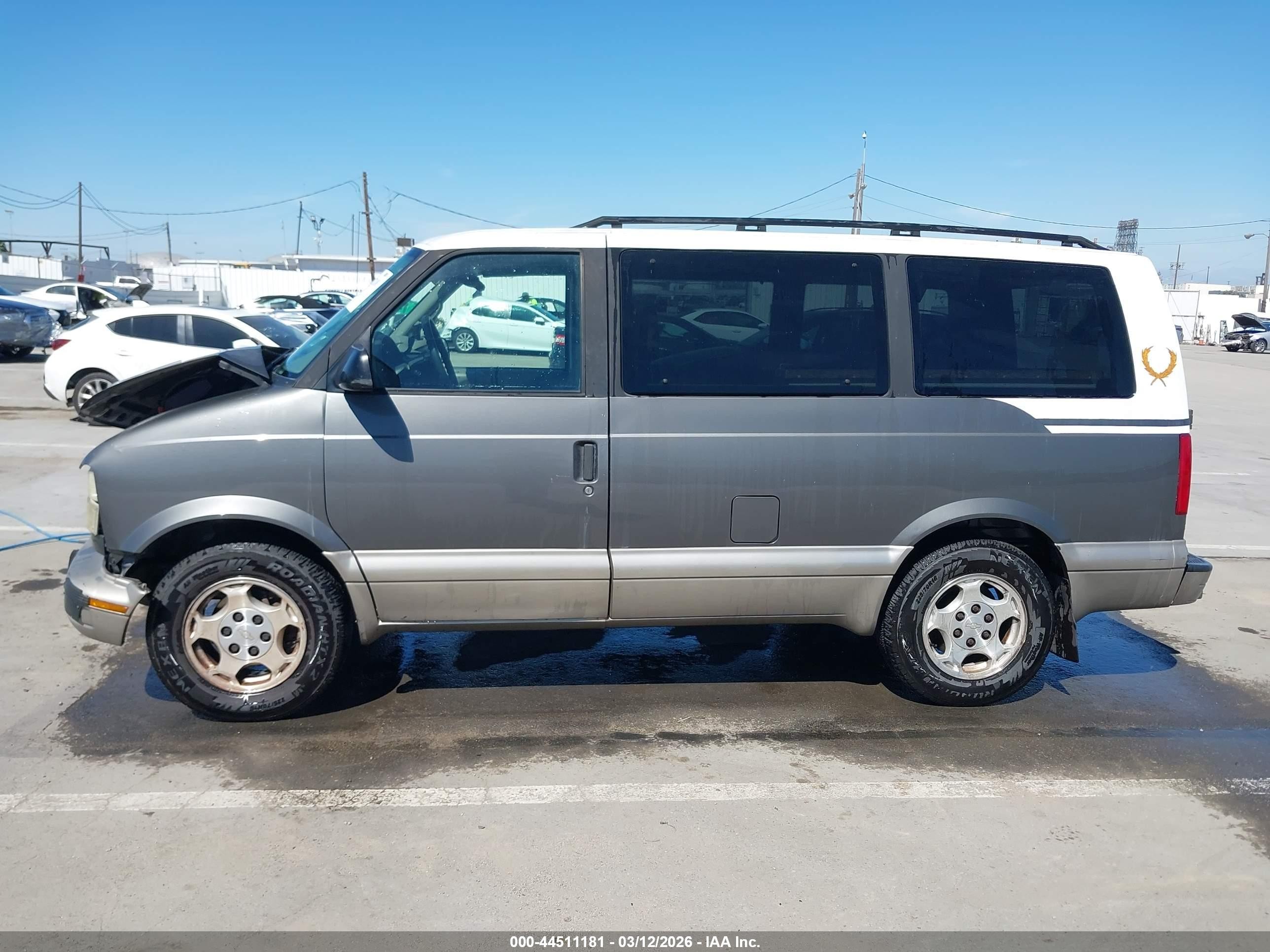 2005 Gmc Safari   Gray vin: 1GKDM19X95B505014