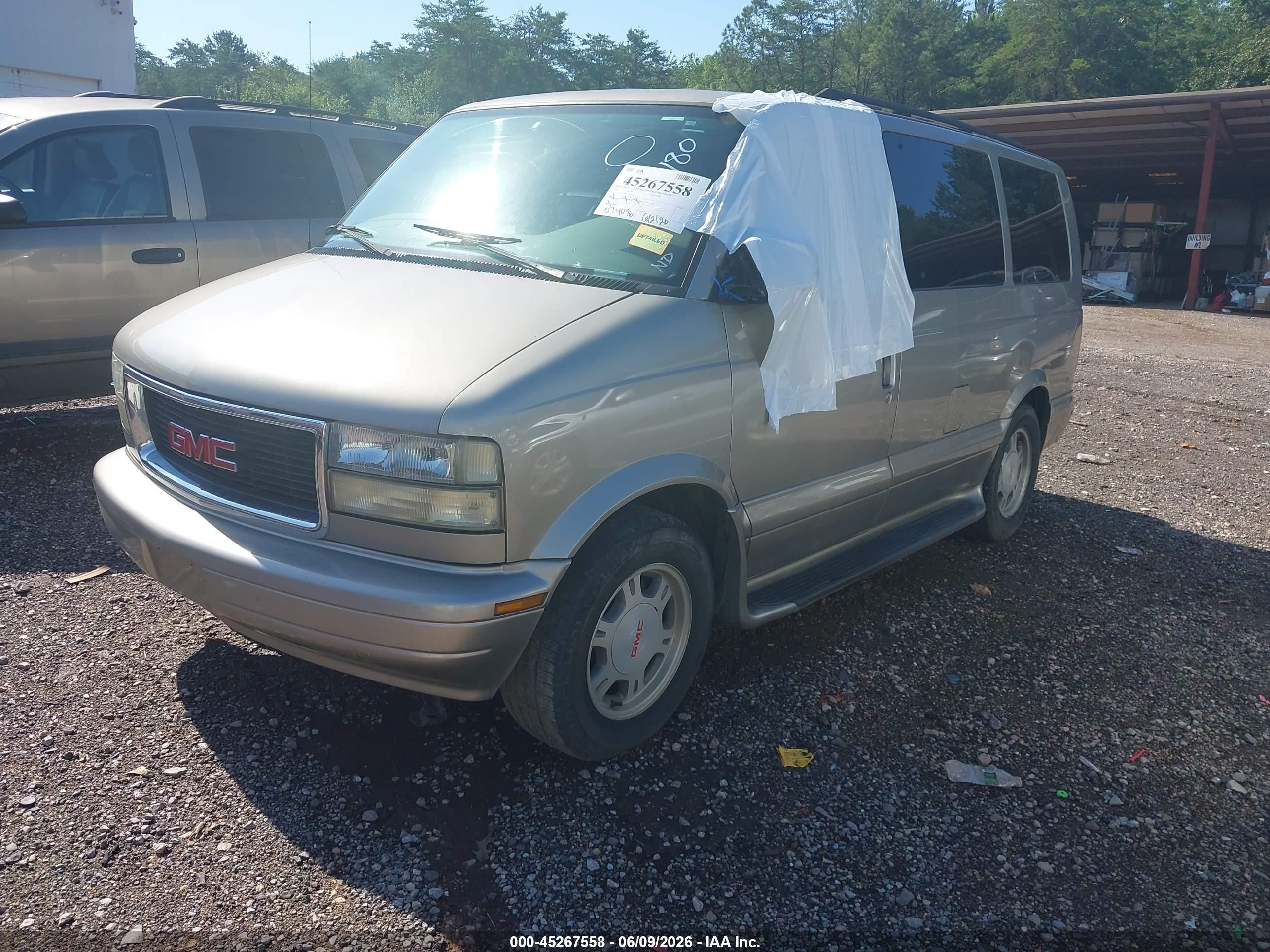 2005 Gmc Safari   Champagne vin: 1GKDM19XX5B504180