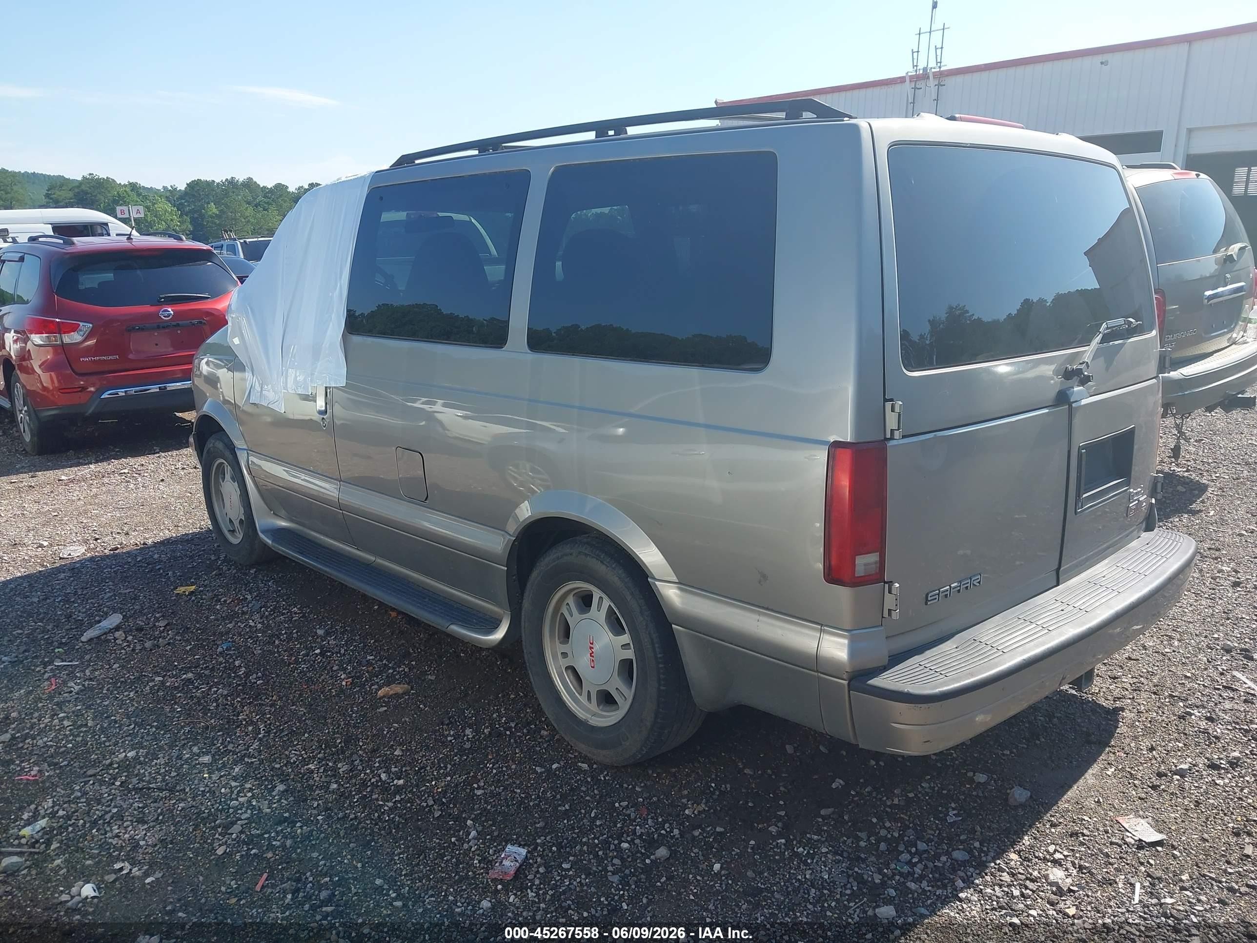 2005 Gmc Safari   Champagne vin: 1GKDM19XX5B504180