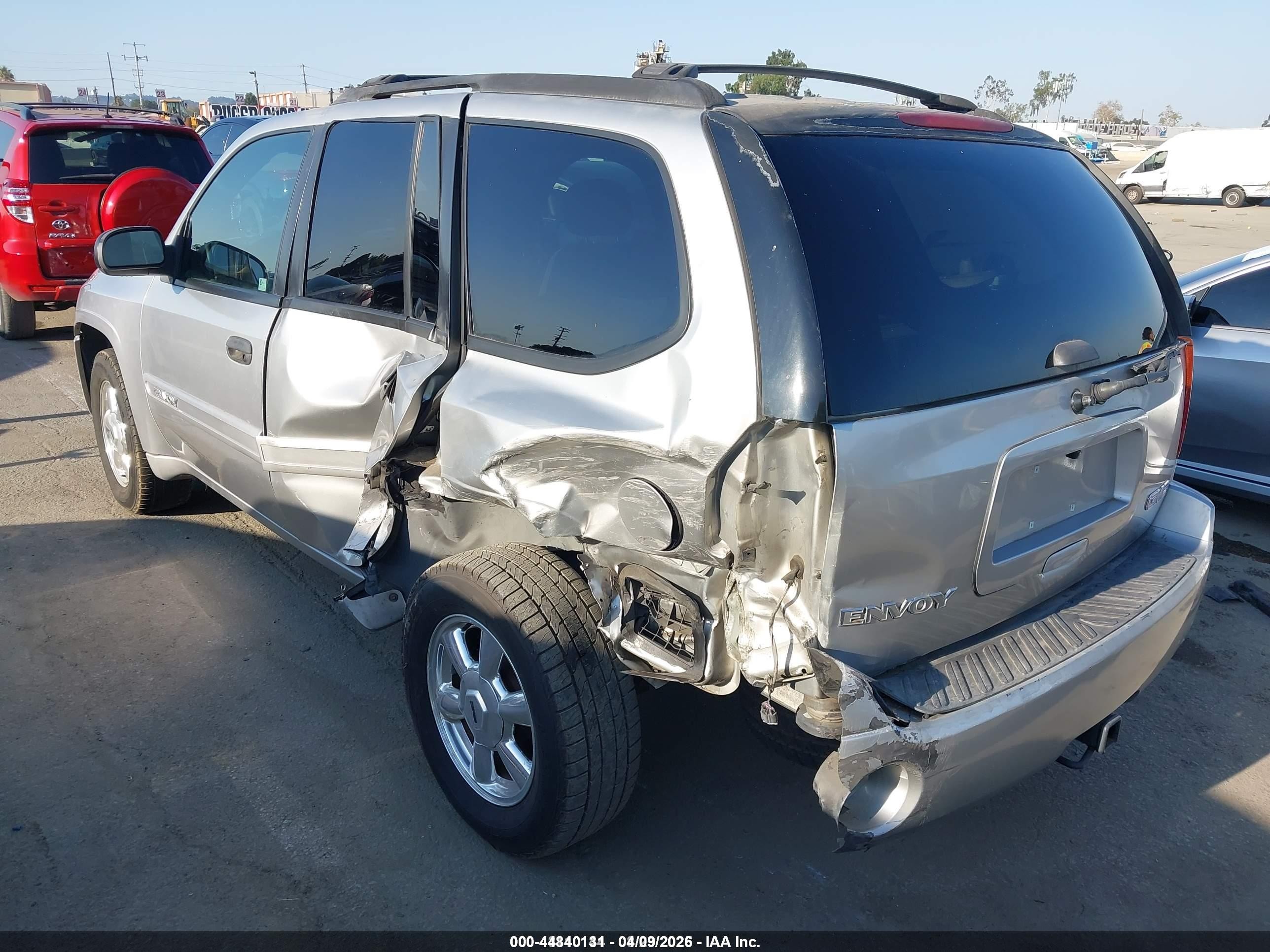 2005 Gmc Envoy Sle Серебряный vin: 1GKDS13S652146370