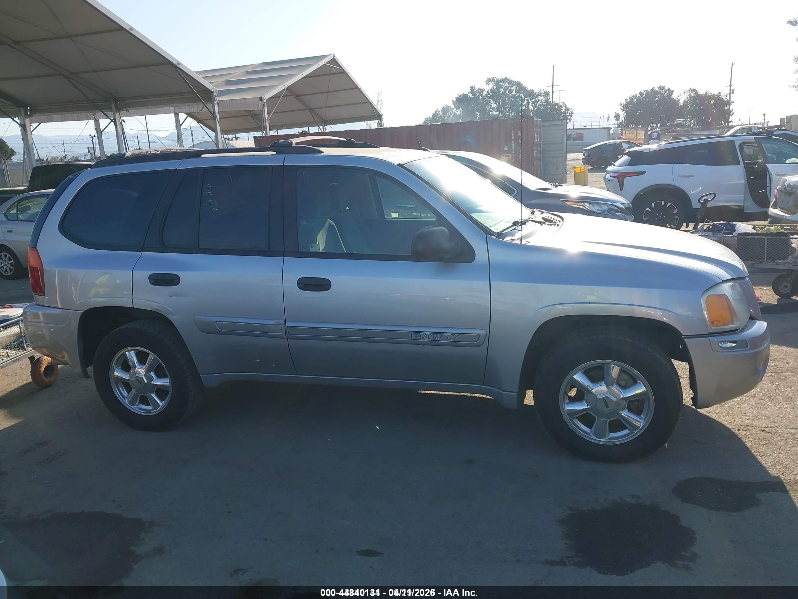 2005 Gmc Envoy Sle Серебряный vin: 1GKDS13S652146370