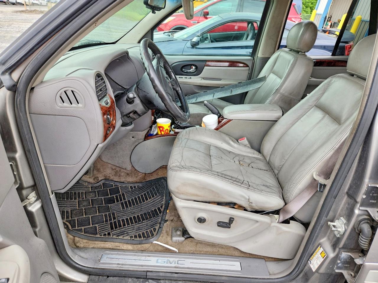 2005 Gmc Envoy Tan vin: 1GKDT13S052308832