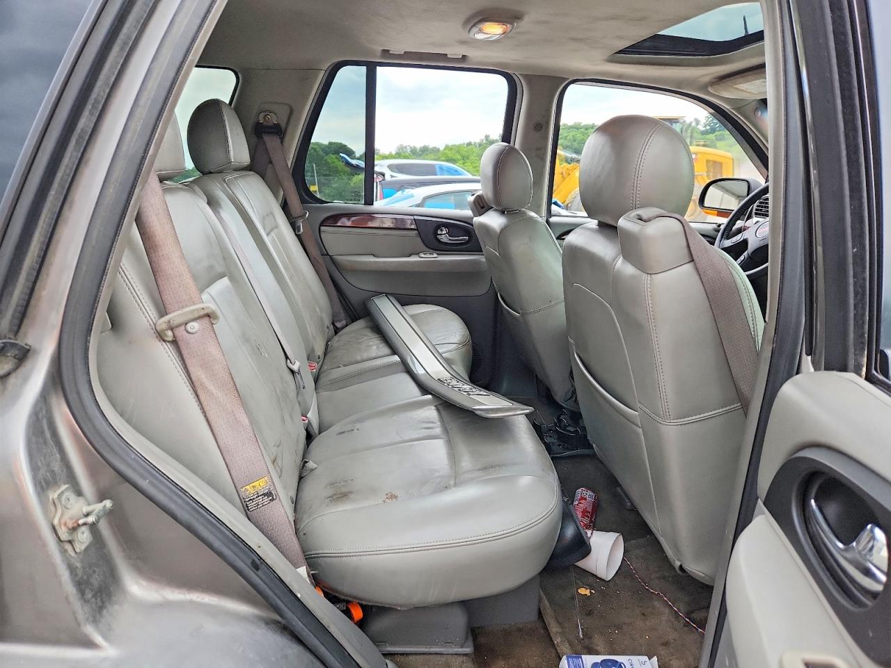 2005 Gmc Envoy Tan vin: 1GKDT13S052308832