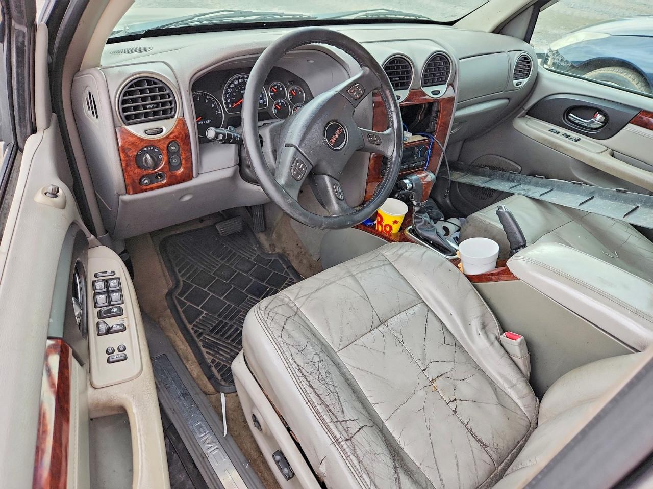 2005 Gmc Envoy Tan vin: 1GKDT13S052308832
