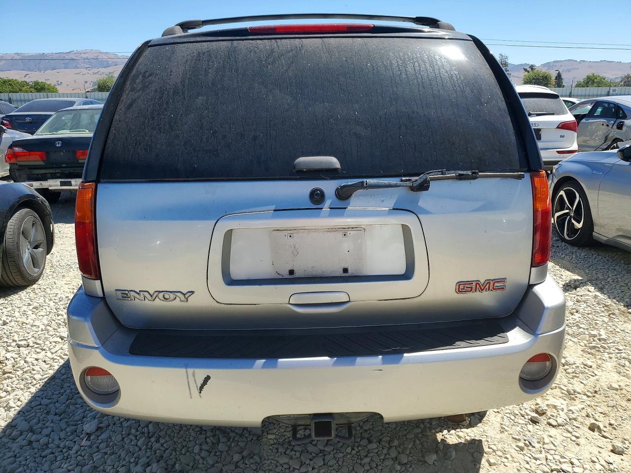 2005 Gmc Envoy Silver vin: 1GKDT13S052363717
