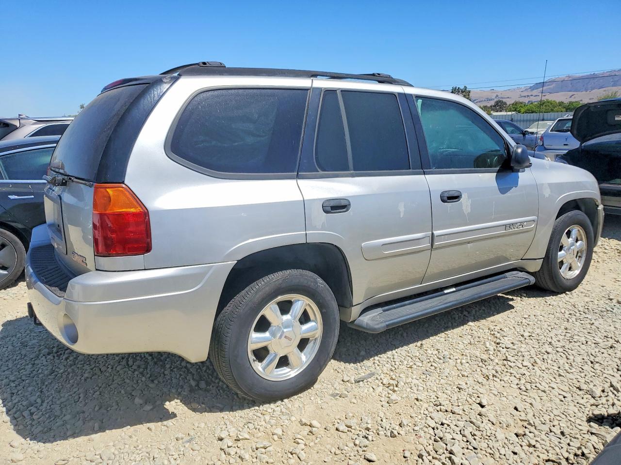 2005 Gmc Envoy Silver vin: 1GKDT13S052363717