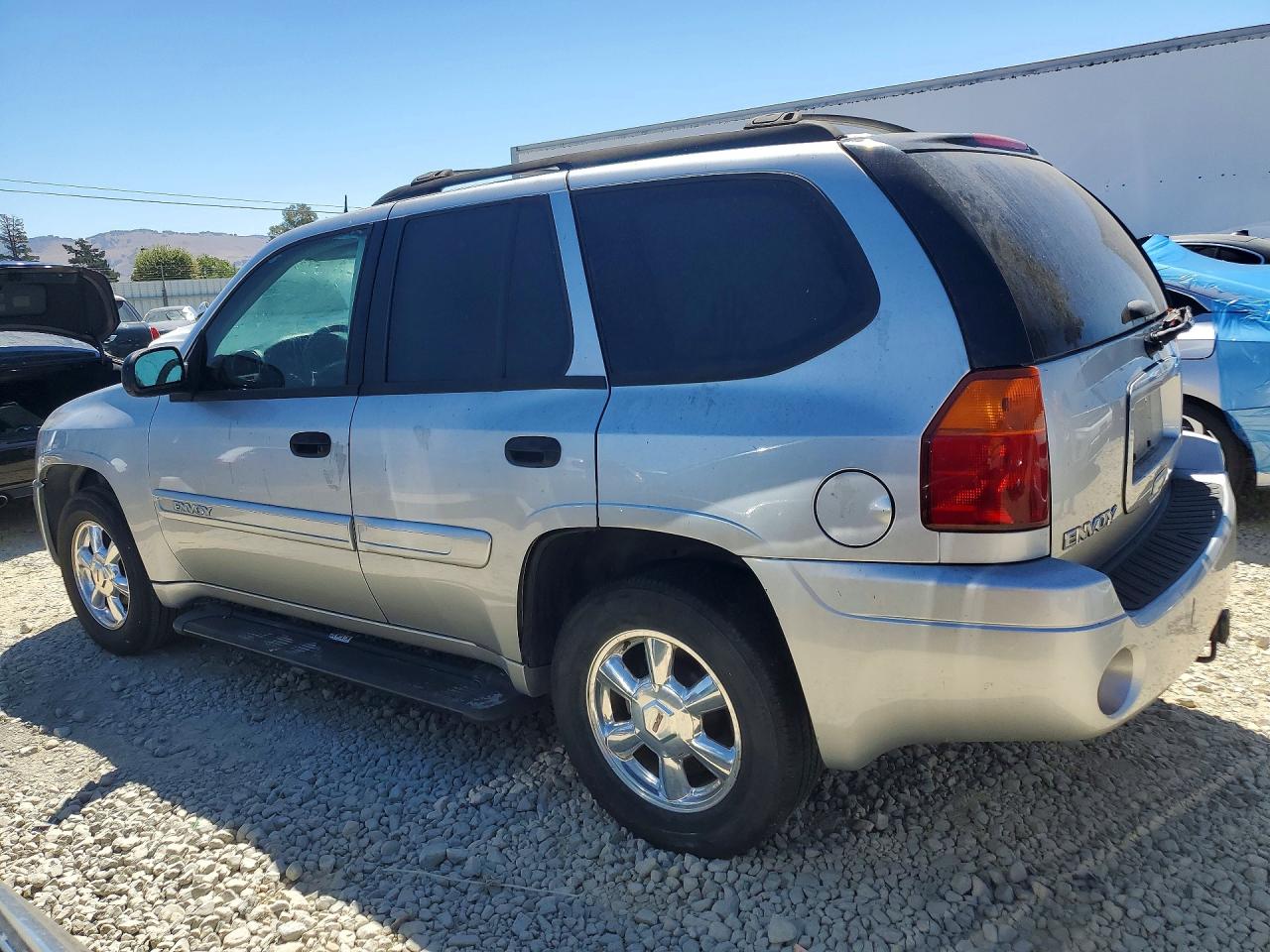2005 Gmc Envoy Silver vin: 1GKDT13S052363717