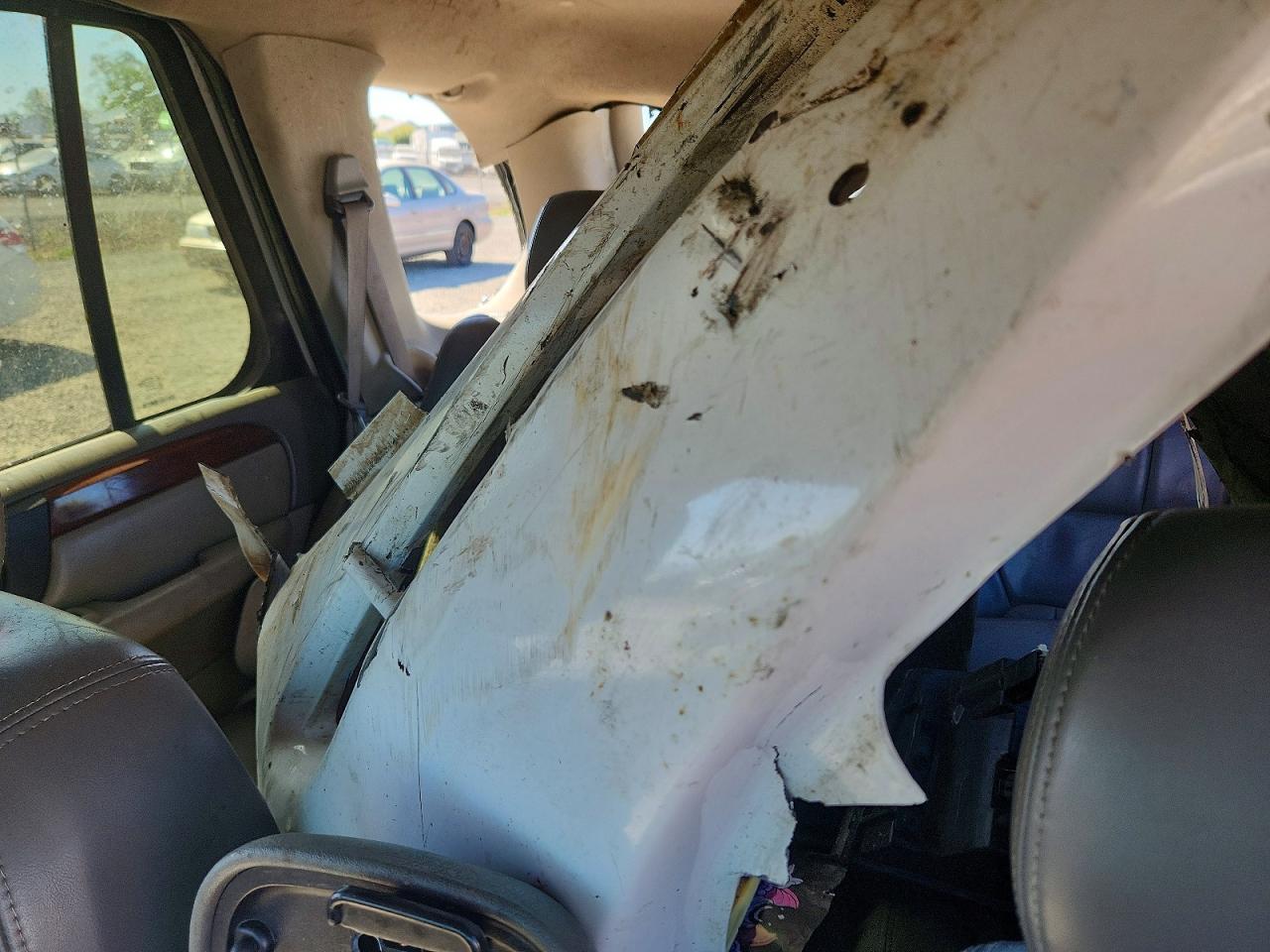 2004 Gmc Envoy White vin: 1GKDT13S142115281