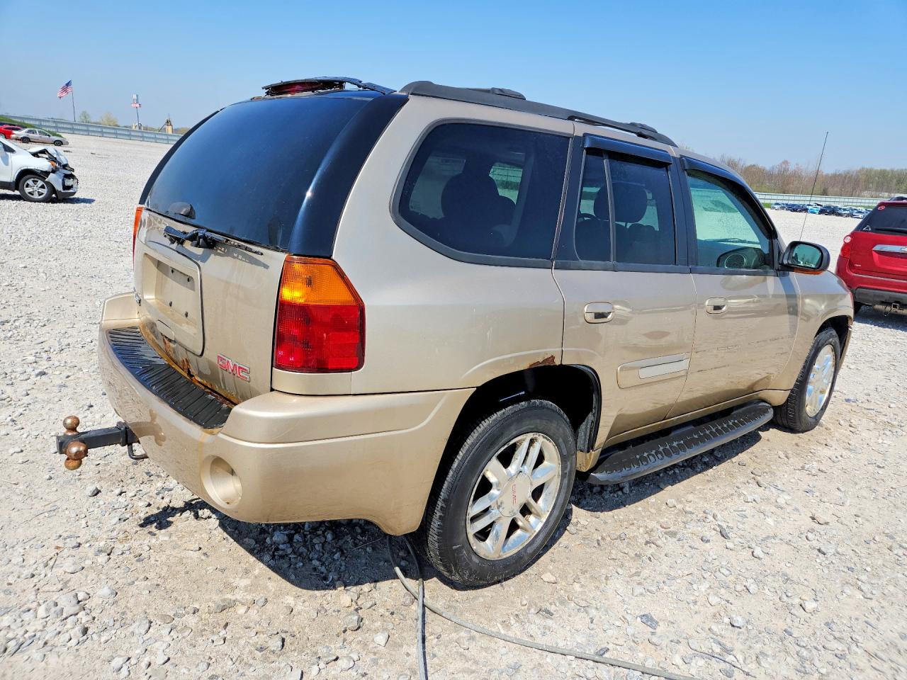 2005 Gmc Envoy Gold vin: 1GKDT13S152257650