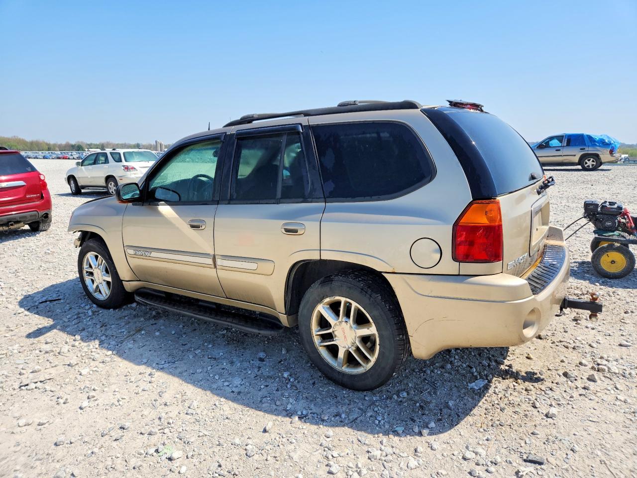 2005 Gmc Envoy Gold vin: 1GKDT13S152257650