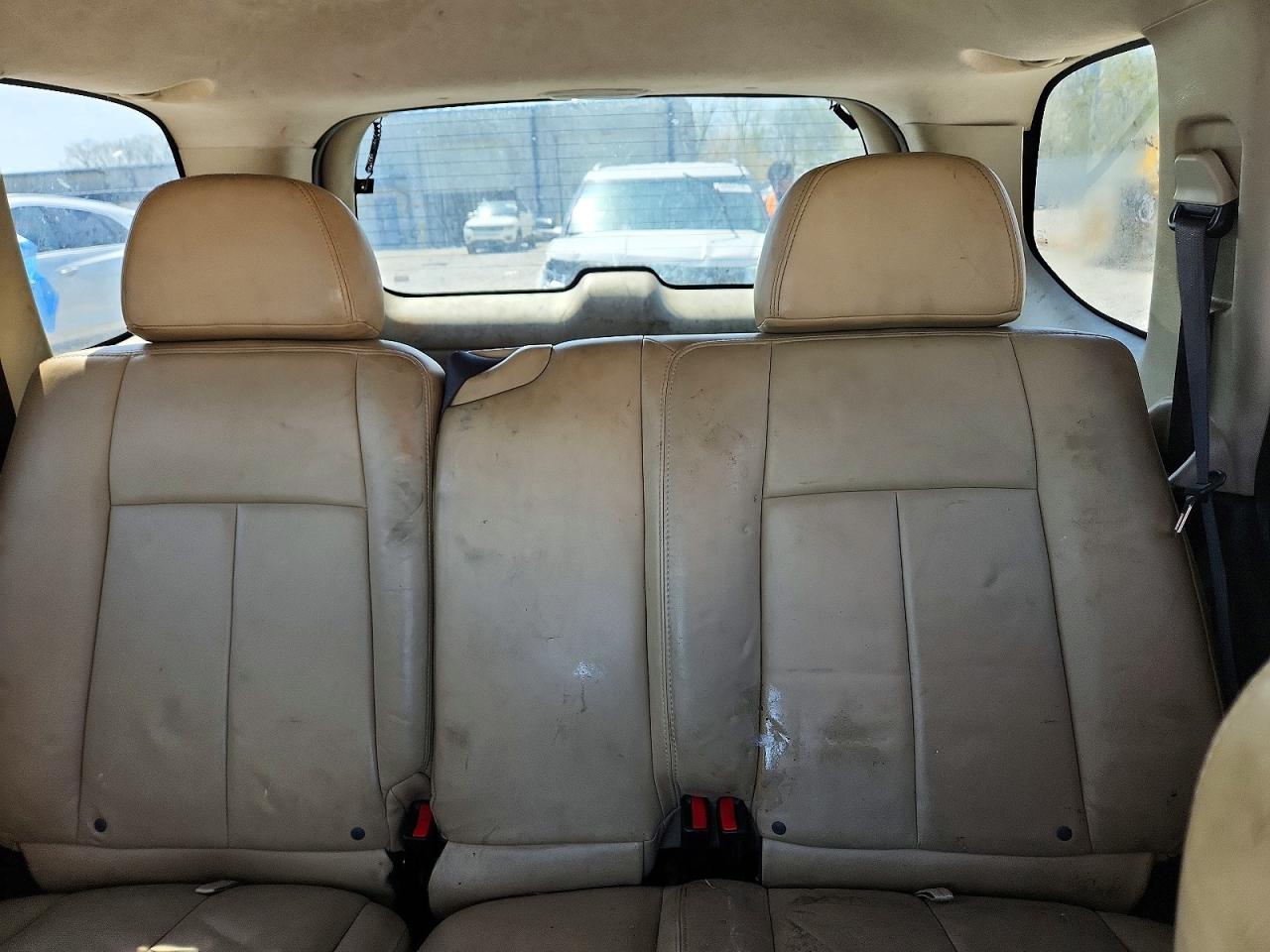 2005 Gmc Envoy Gold vin: 1GKDT13S152257650