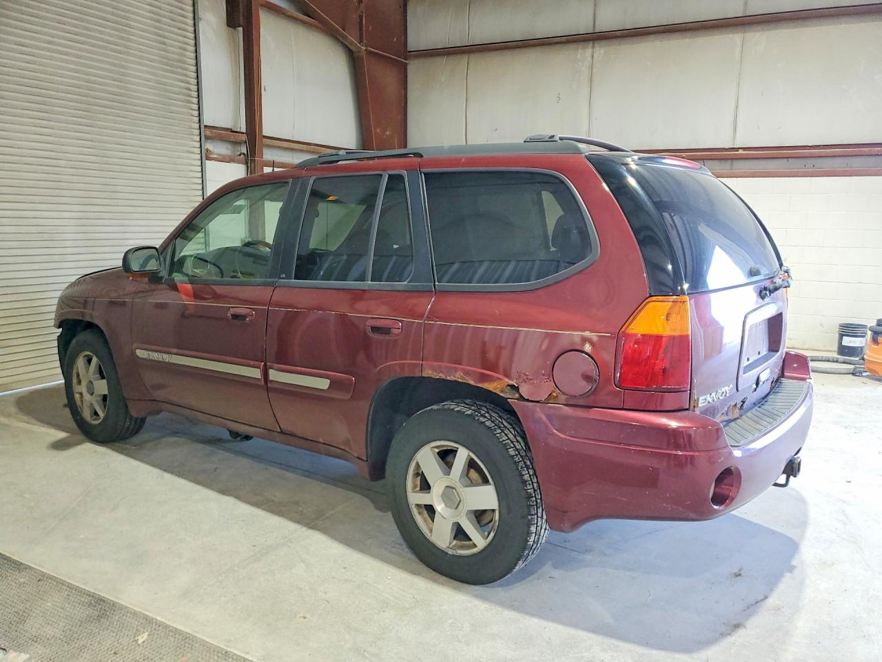 2005 Gmc Envoy Burgundy vin: 1GKDT13S252182179