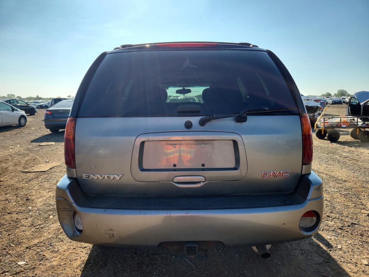 2005 Gmc Envoy Gray vin: 1GKDT13S352198519