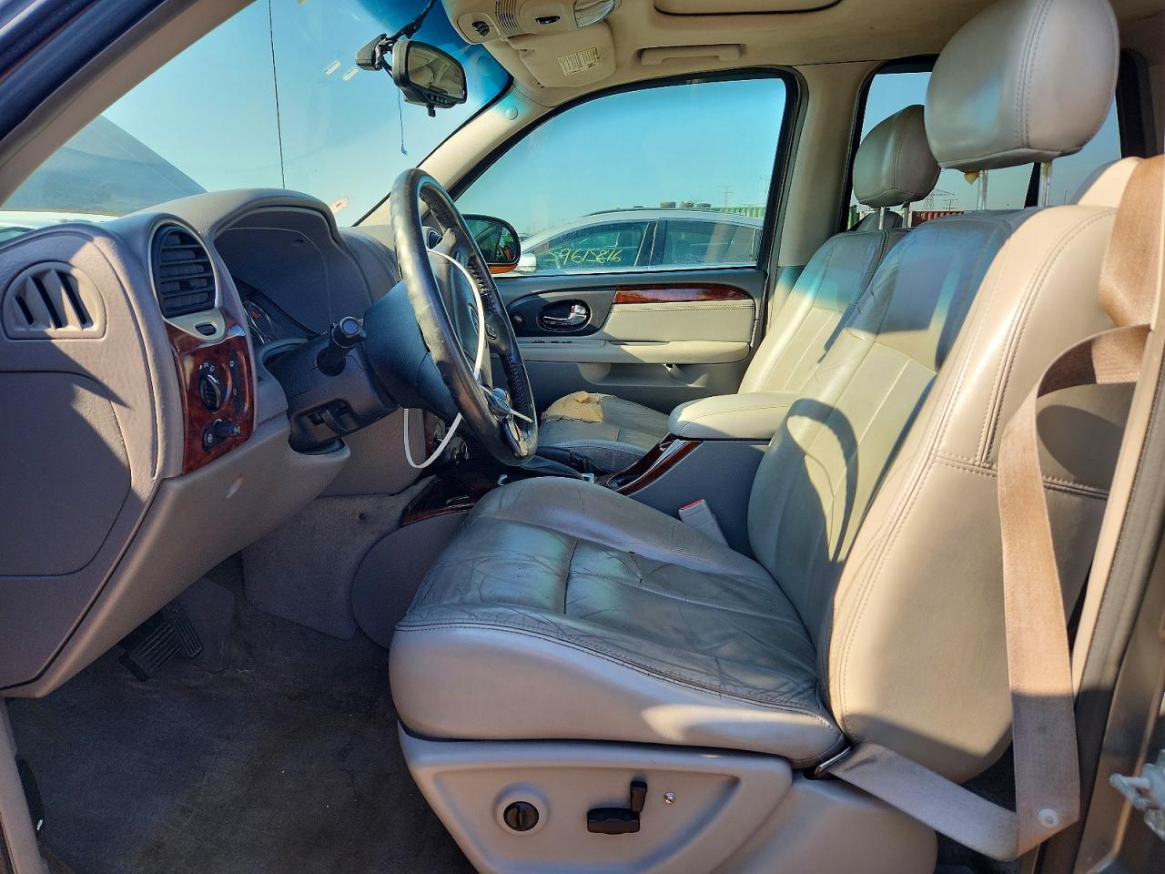 2005 Gmc Envoy Gray vin: 1GKDT13S352198519