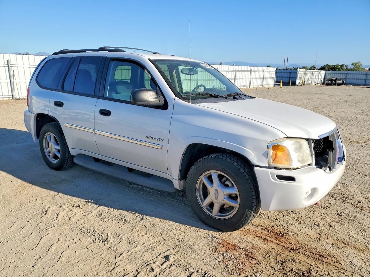 2006 Gmc Envoy White vin: 1GKDT13S362124745