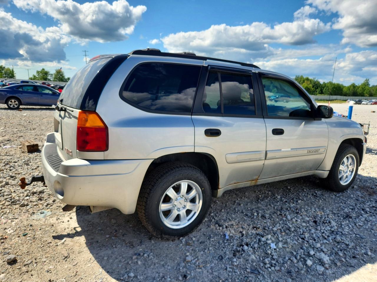 2005 Gmc Envoy Silver vin: 1GKDT13S452377040