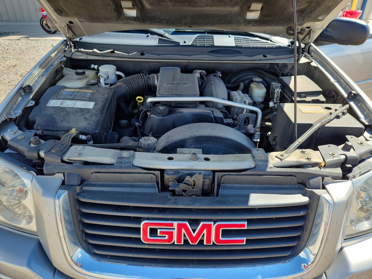 2005 Gmc Envoy Silver vin: 1GKDT13S452377040