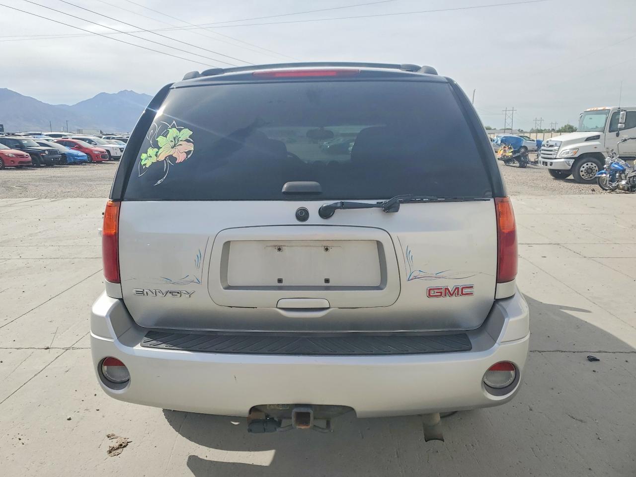 2006 Gmc Envoy Silver vin: 1GKDT13S462123328