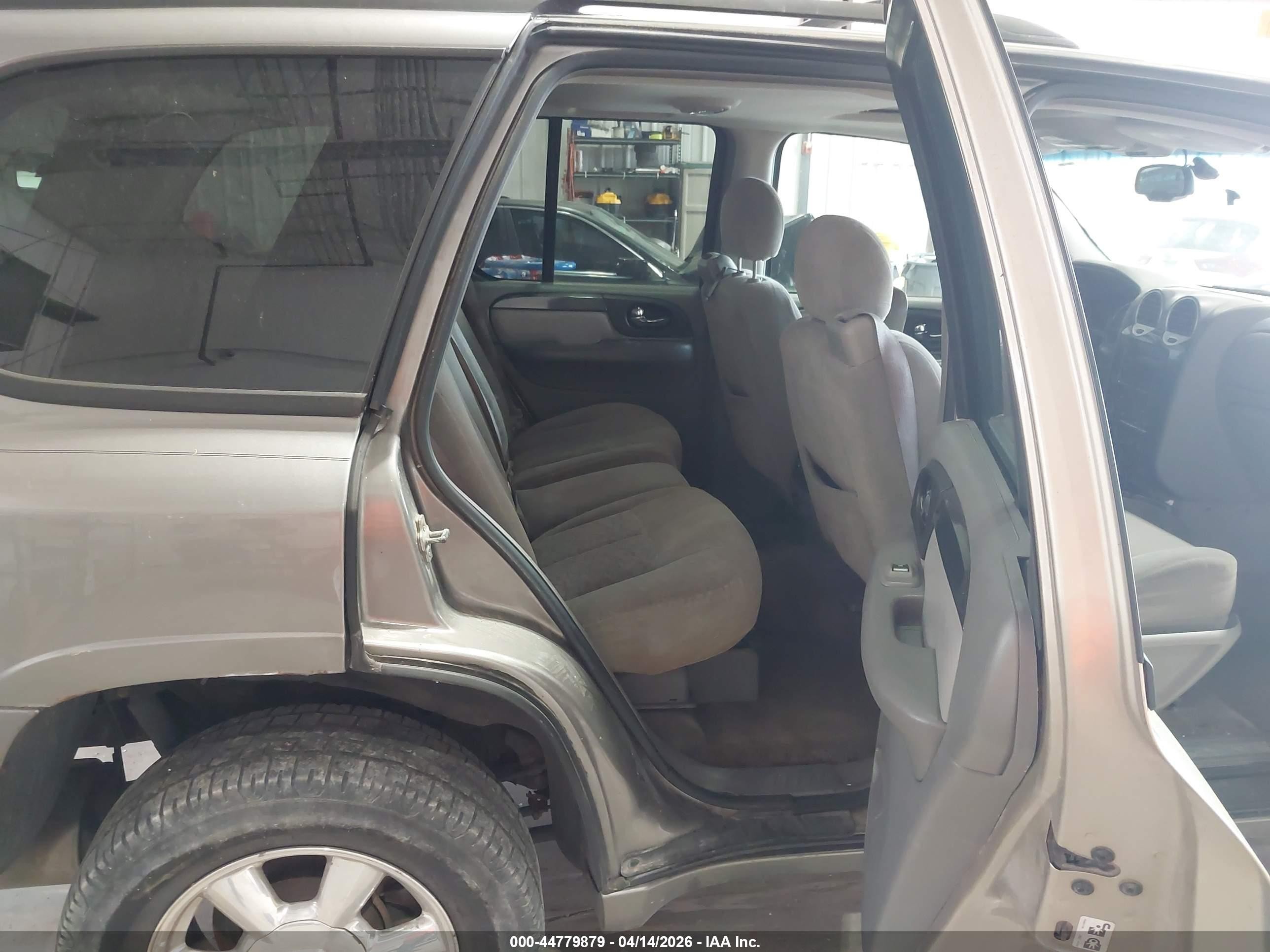 2006 Gmc Envoy Sle Tan vin: 1GKDT13S462235739