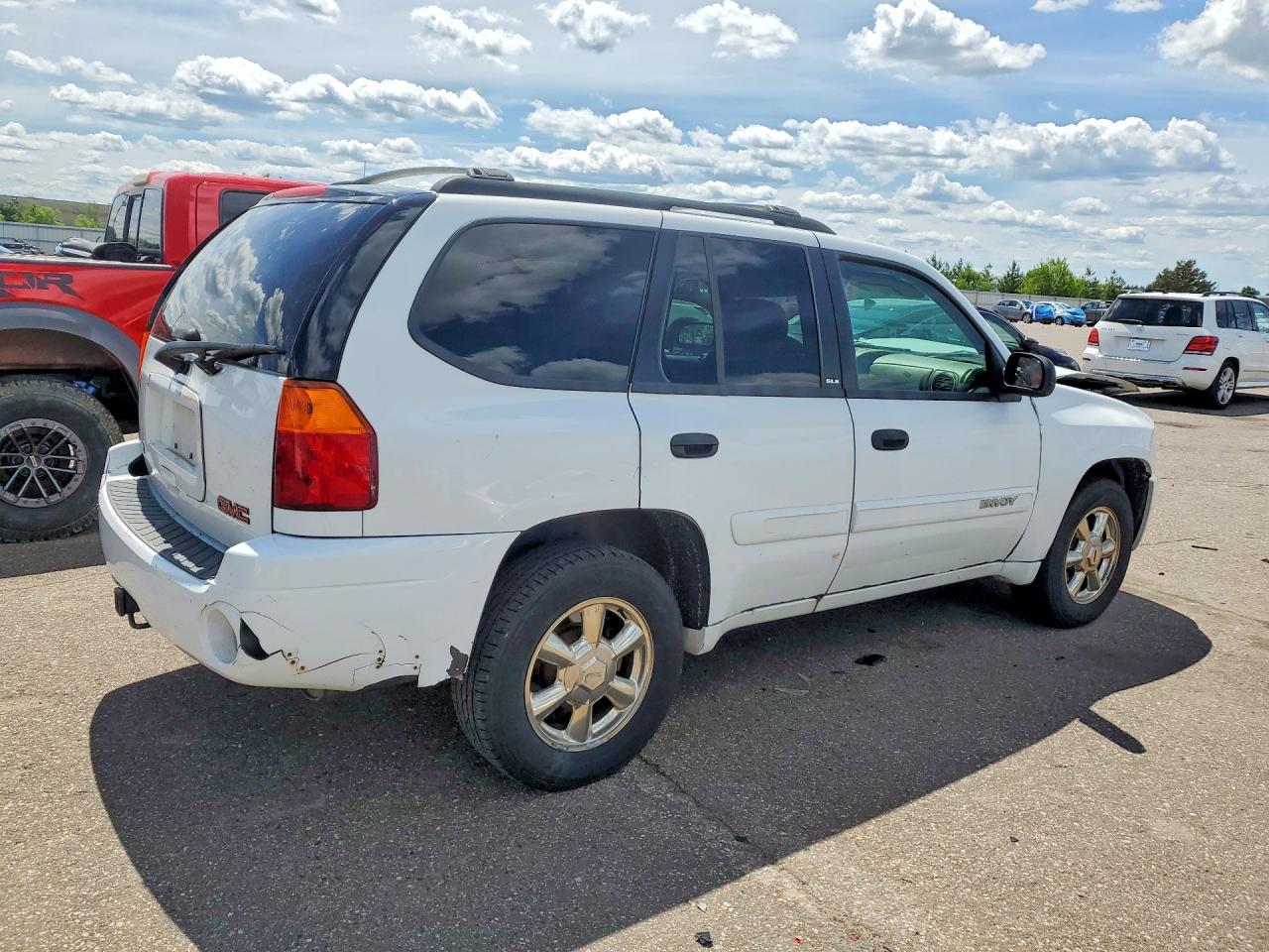 2002 Gmc Envoy White vin: 1GKDT13S522503370
