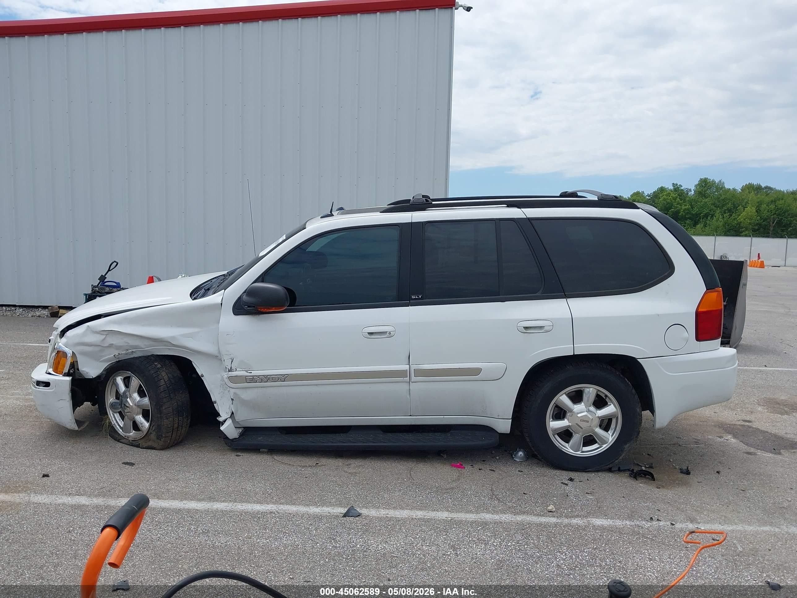 2005 Gmc Envoy Slt White vin: 1GKDT13S552310690
