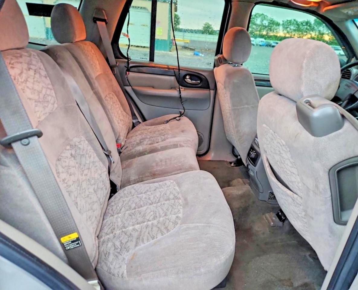 2004 Gmc Envoy Silver vin: 1GKDT13S642232659