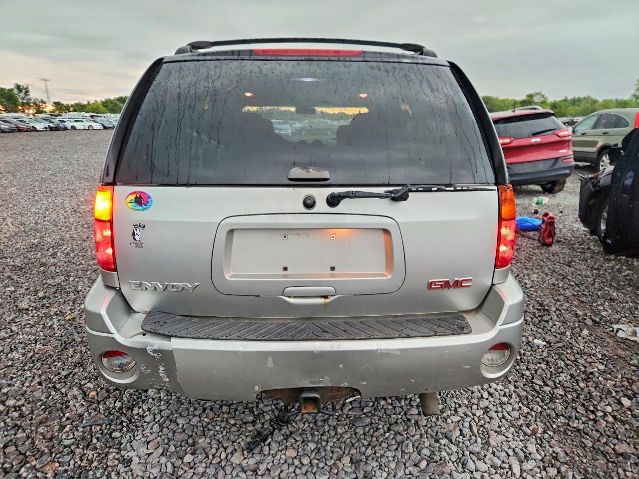 2004 Gmc Envoy Silver vin: 1GKDT13S642232659