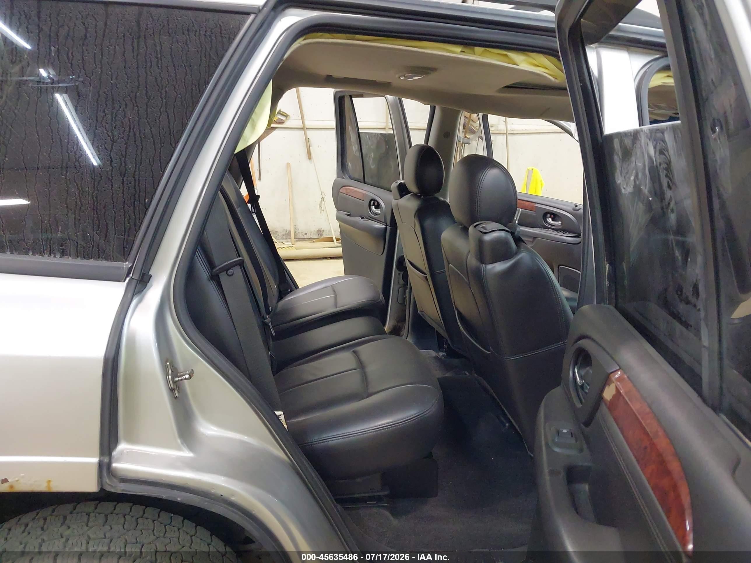 2008 Gmc Envoy Slt Silver vin: 1GKDT13S682151845