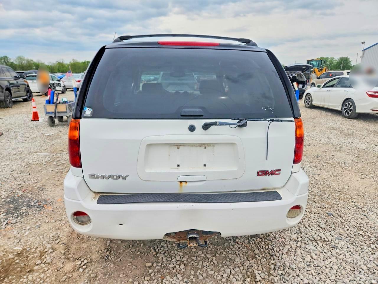 2002 Gmc Envoy White vin: 1GKDT13S722289885